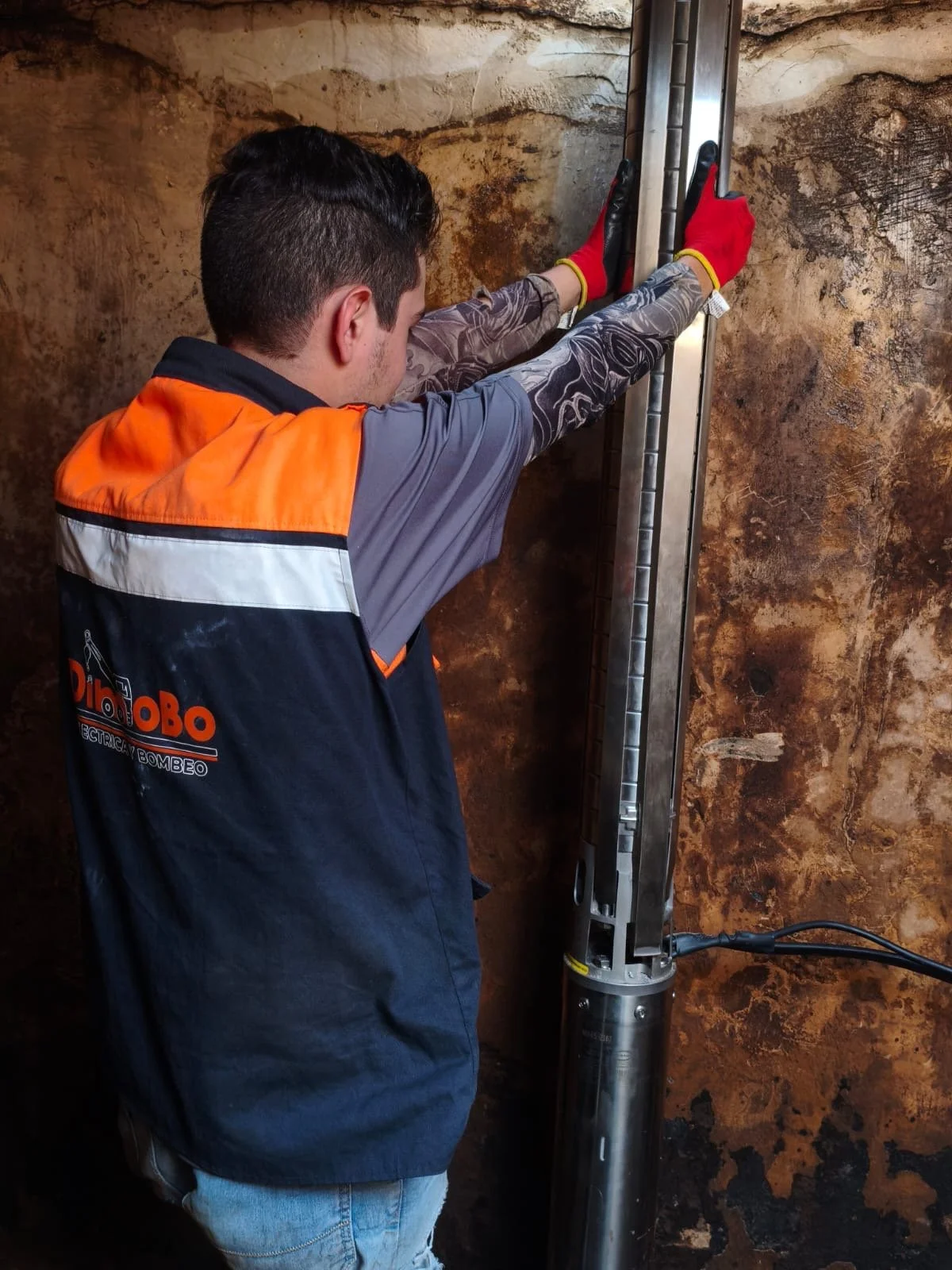 Instalación de equipo de bombeo en la población del Zapotillo, Ayutla, JAL