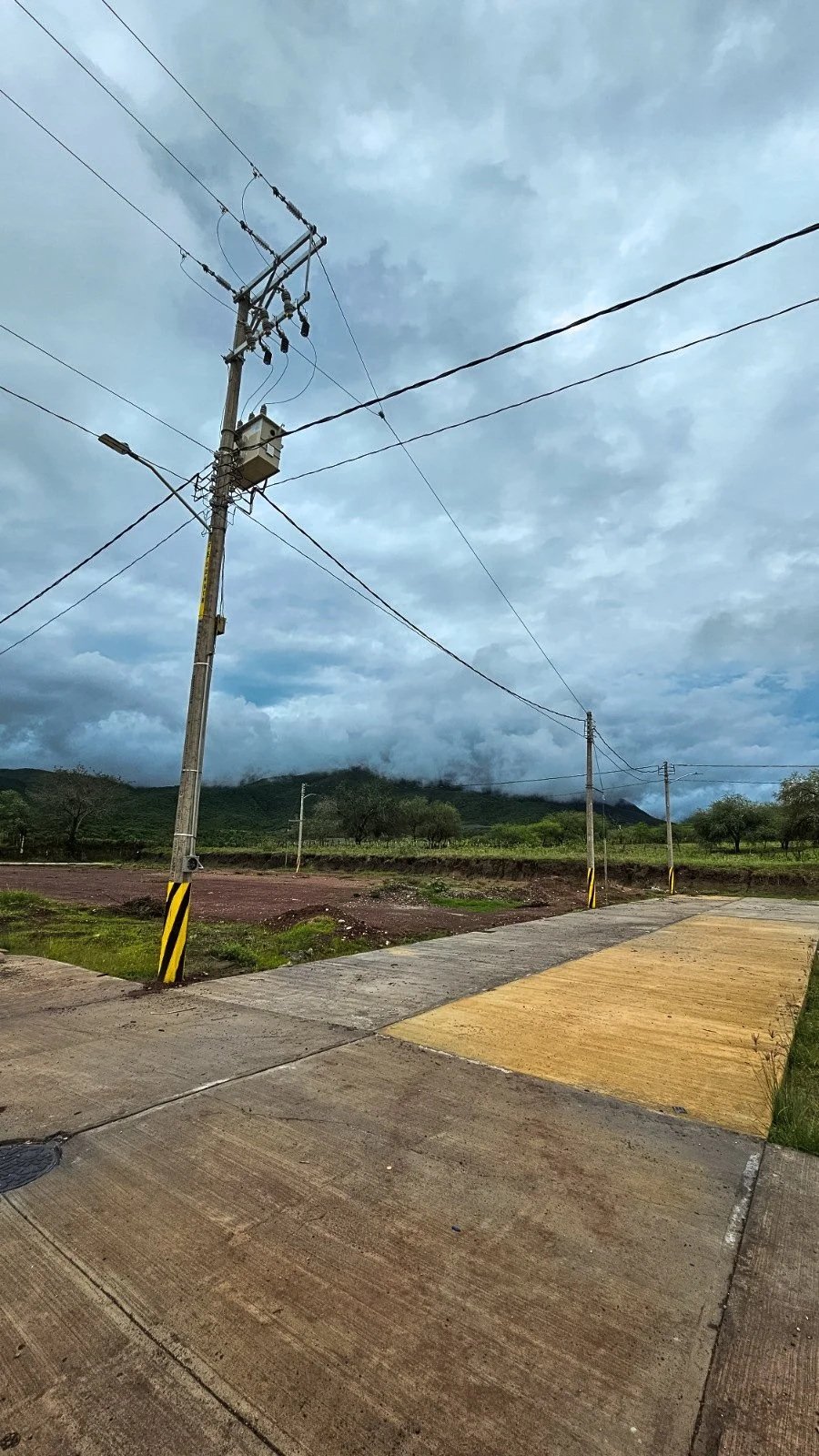ELECTRIFICACION AÉREA DE FRACCIONAMIENTO SENDEROS DE TUXCACUESCO EN EL MUNICIPIO DE TUXCACUESCO, JAL
