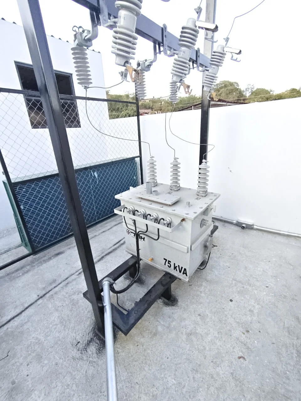 ELECTRIFICACION PARTICULAR CON SUBESTACION TIPO AZOTEA PARA SERVICIO DE FABRICA DE HIELO, TECOLOTLAN
