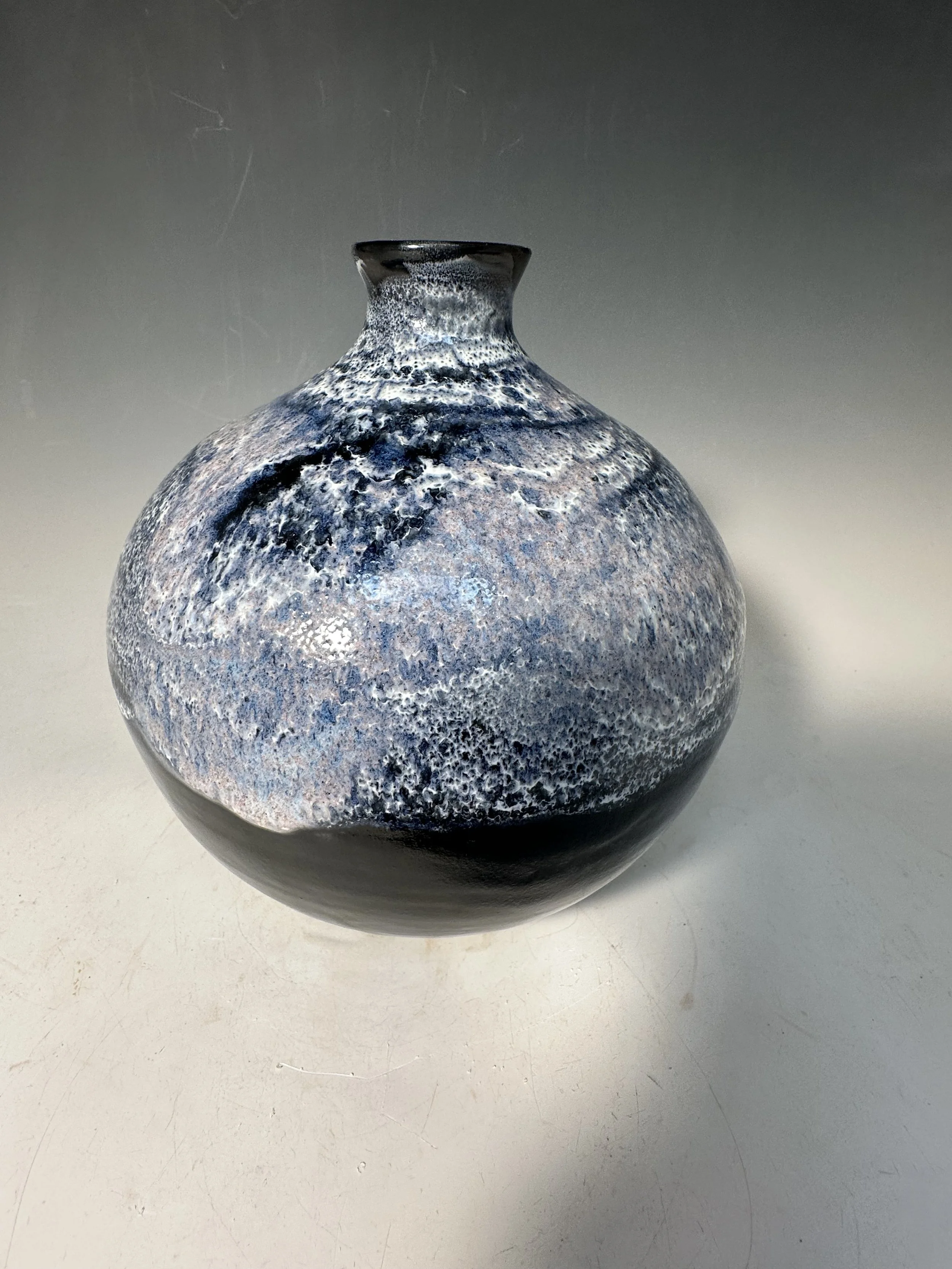 This round shape is actually quite difficult to get right.  The glaze on this rocks!