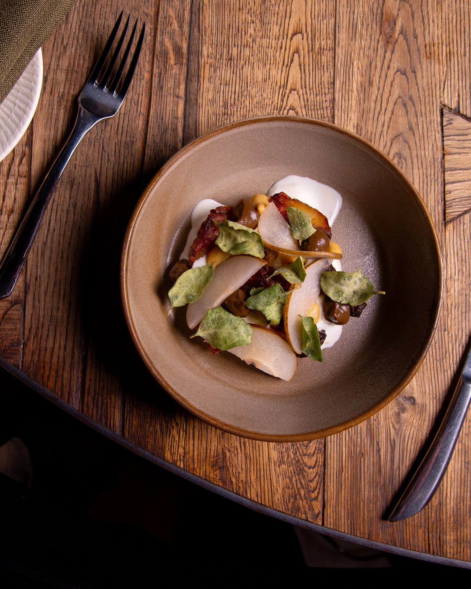 Dreaming goat chevre curd, Jerusalem artichoke, pear_EST_2026-05-19_ImageCredit_IlsaHarun-4.jpg