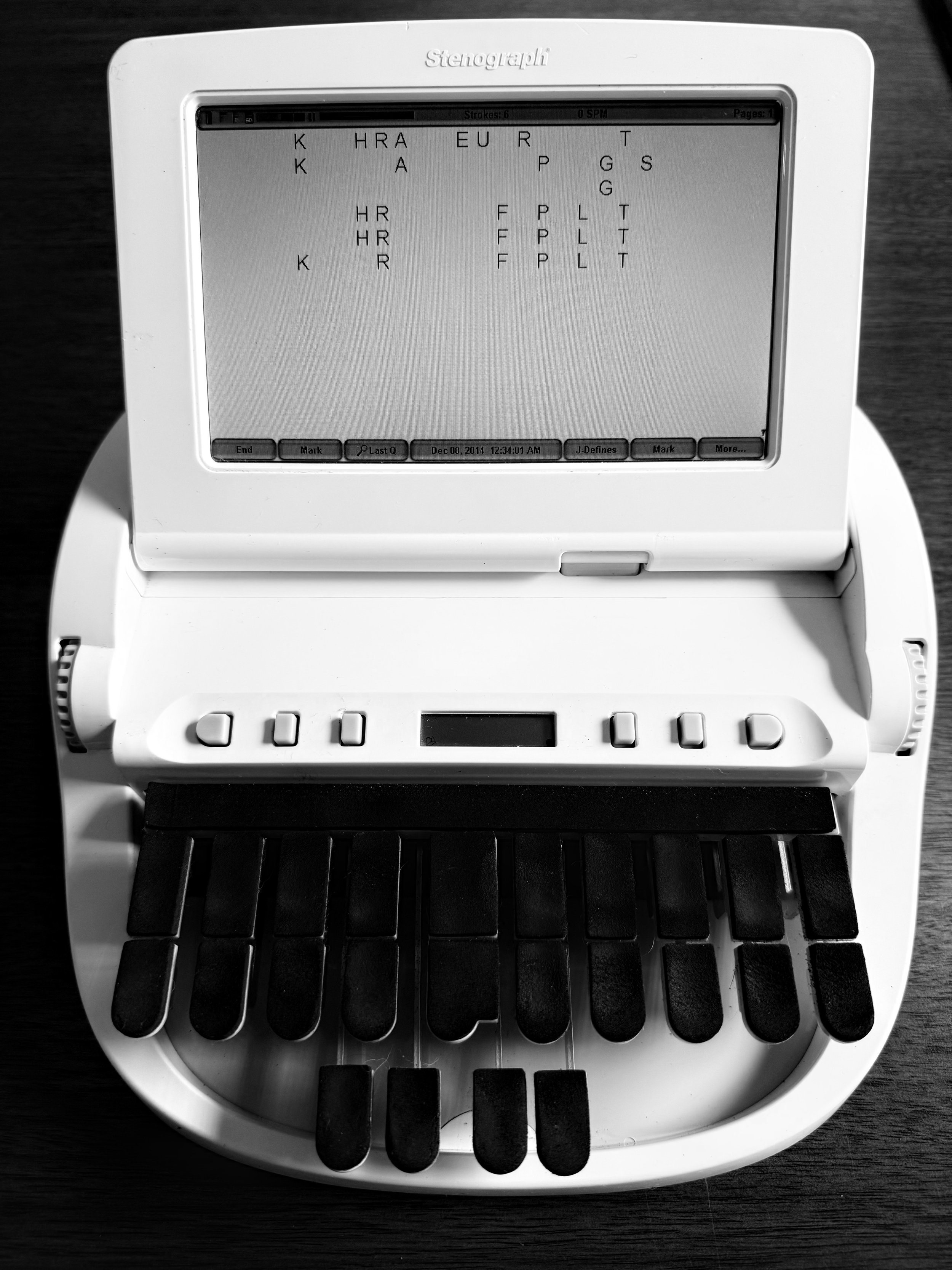 Stenograph machine with steno on digital display