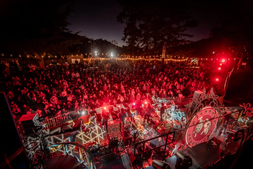 A Terrapin Roadshow crowd at an outdoor amphitheater