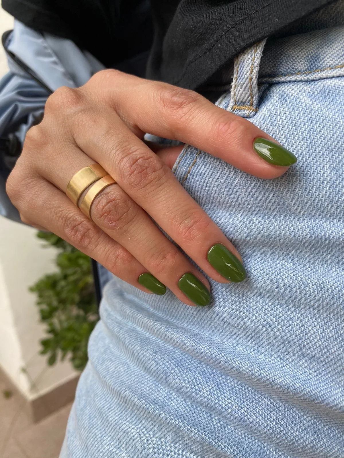 Russian Manicures Are Everywhere Right Now — Here’s What to Know Before You Book