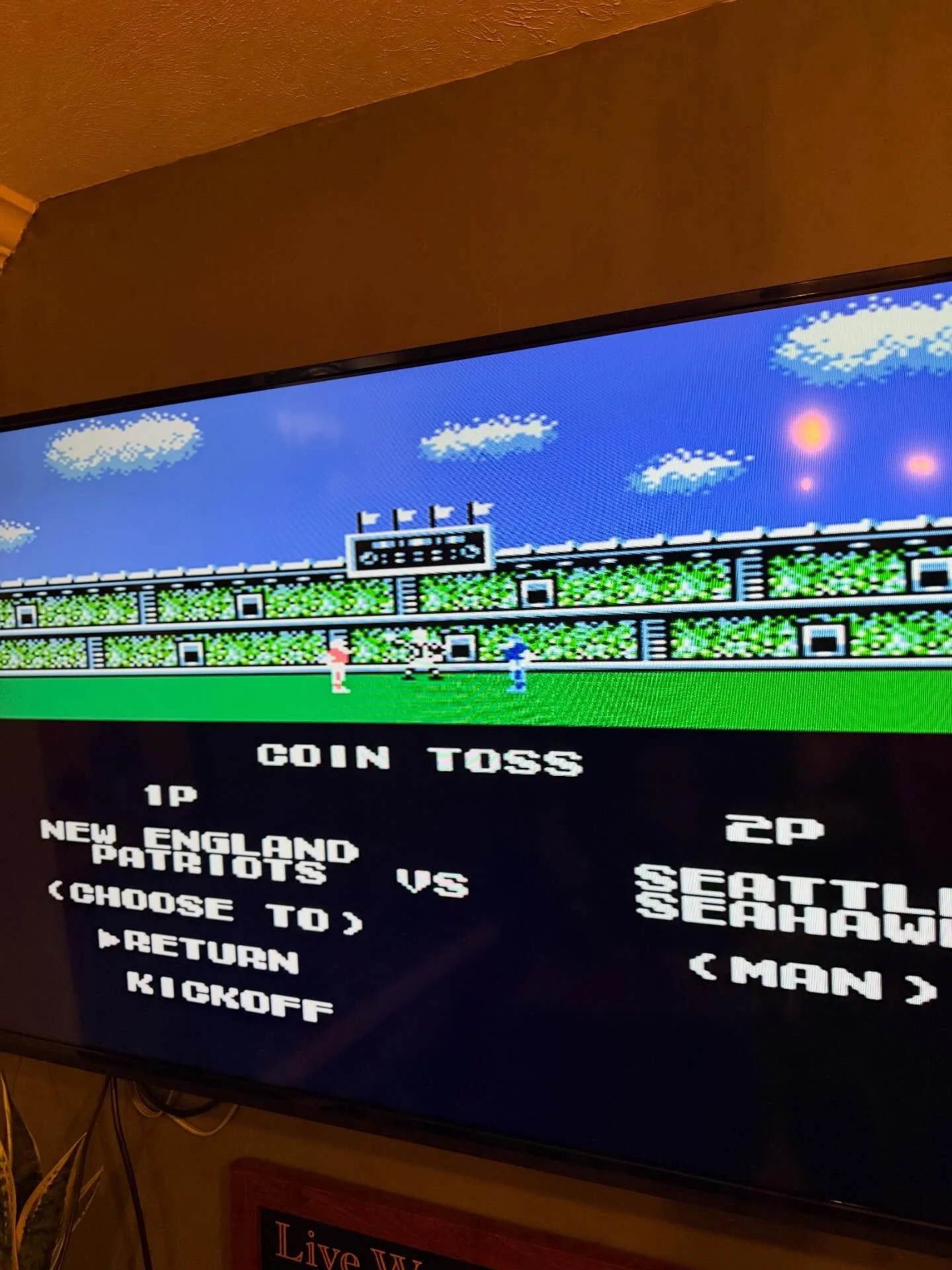 Official #tecmosiouxperbowl simulation says the Patriots win the coin toss. #tecmosuperbowl