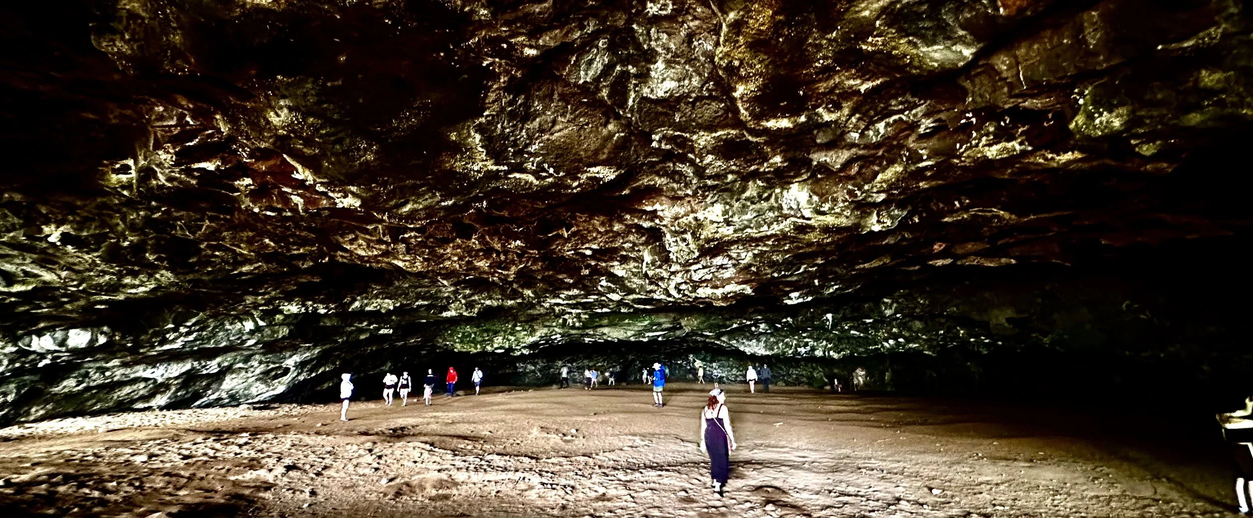 Mākua Beach “Tunnels Beach” - an enormous dry cave carved by a beautiful beach
