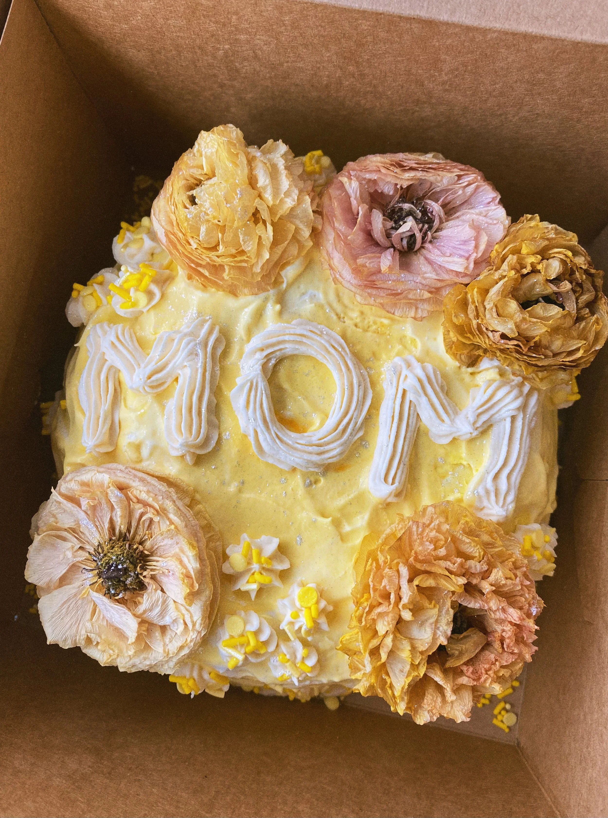 Mom cake for Kel.JPG