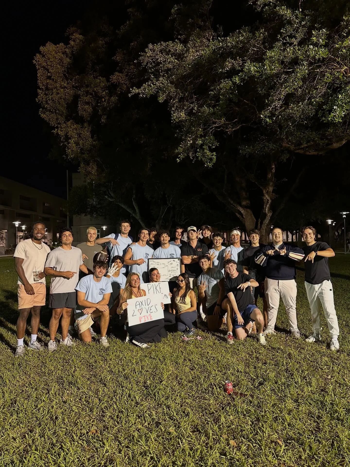 Congratulations to our brothers who won the AXiD Football Frenxi for a second time! Huge shoutout to @axidfiu for hosting such a great event!🏈
