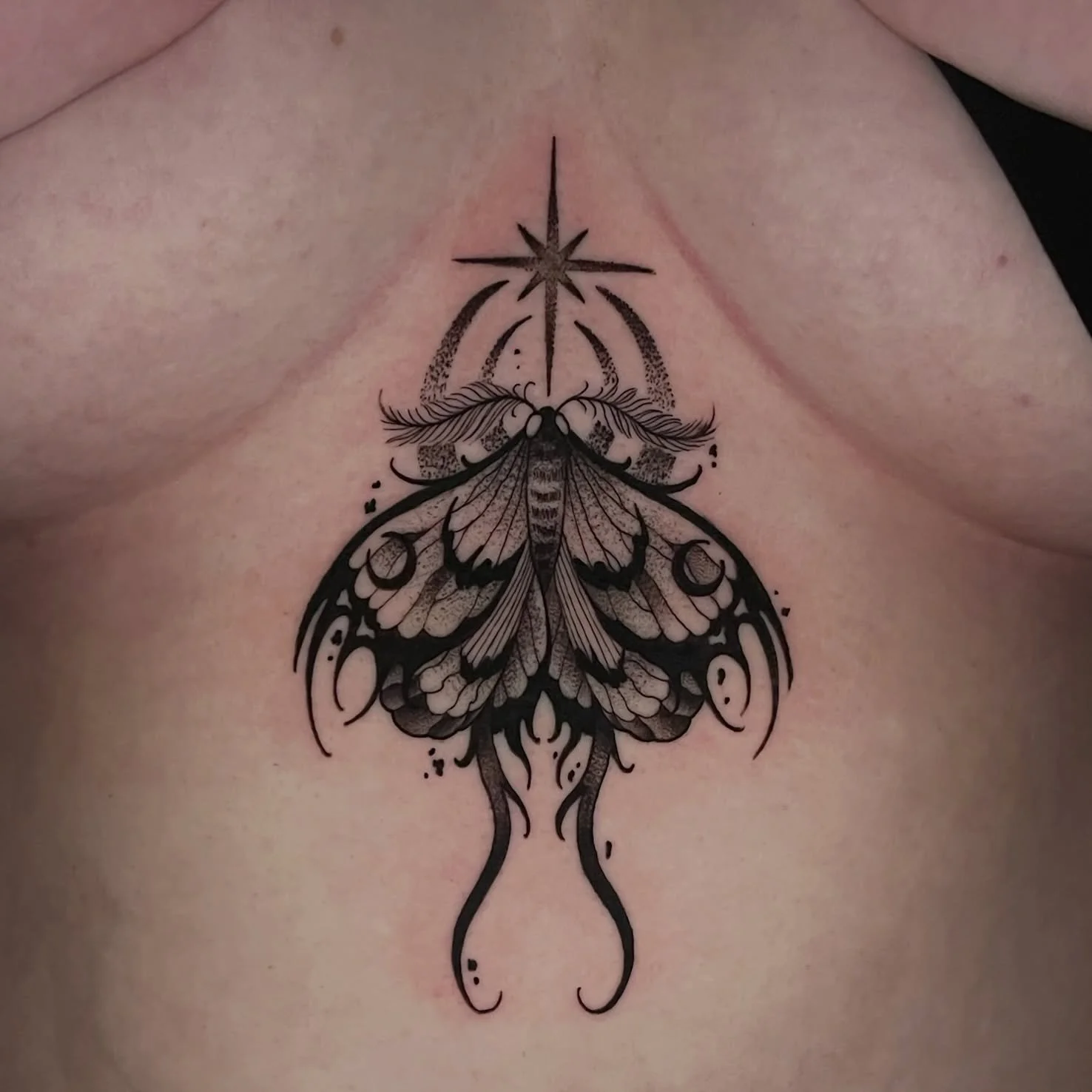 🩸LUNARxMOTH🩸

Super sick black work lunar moth I got to do for Mallory! 
I really enjoy these types of projects that include dot work and delicate details. 
🖤I appreciate the trust and thanks so much for looking 🫶🏻

#blackwork #mothtattoo #lunar