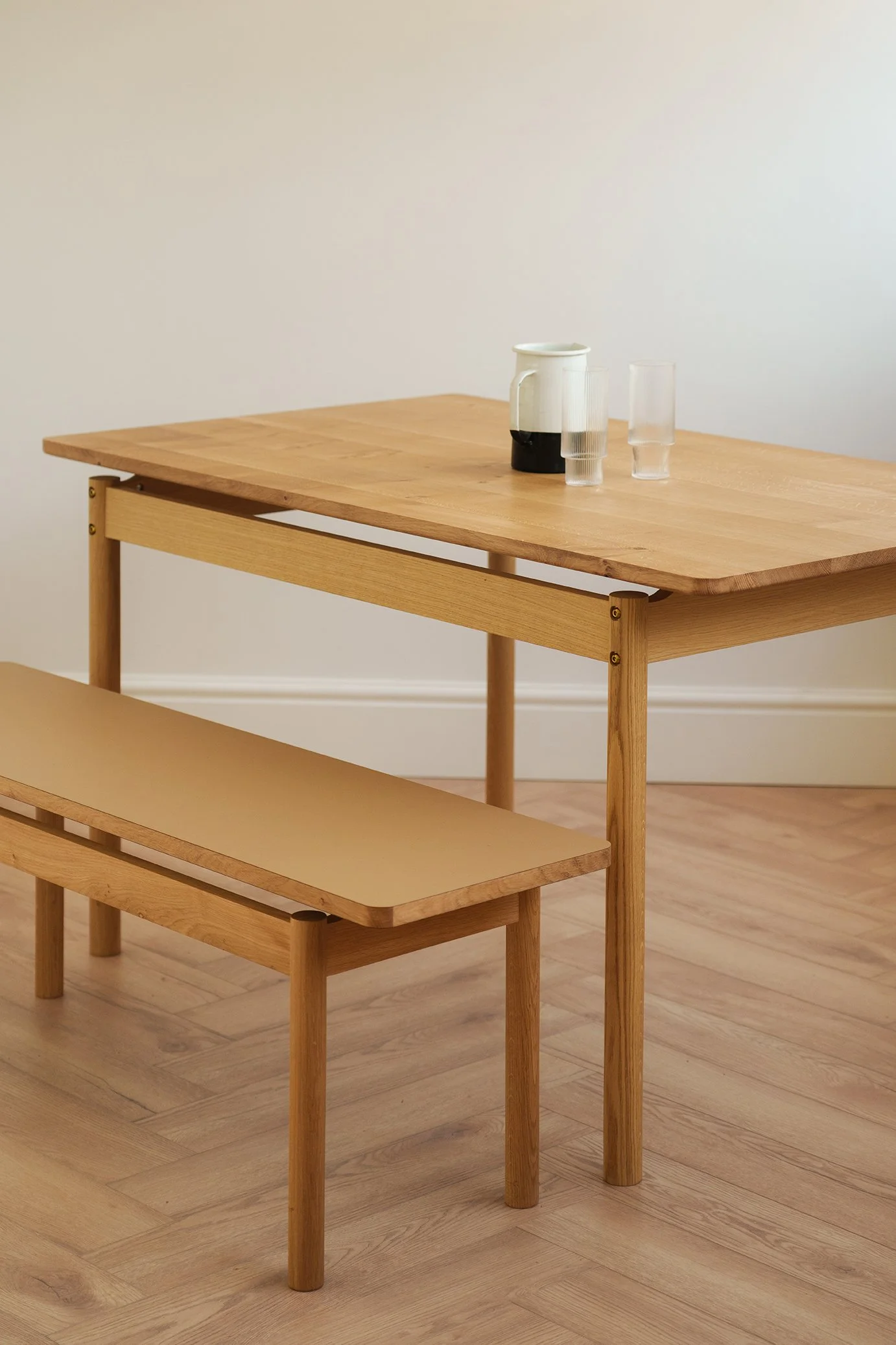 Hideout Basic Dining Set
