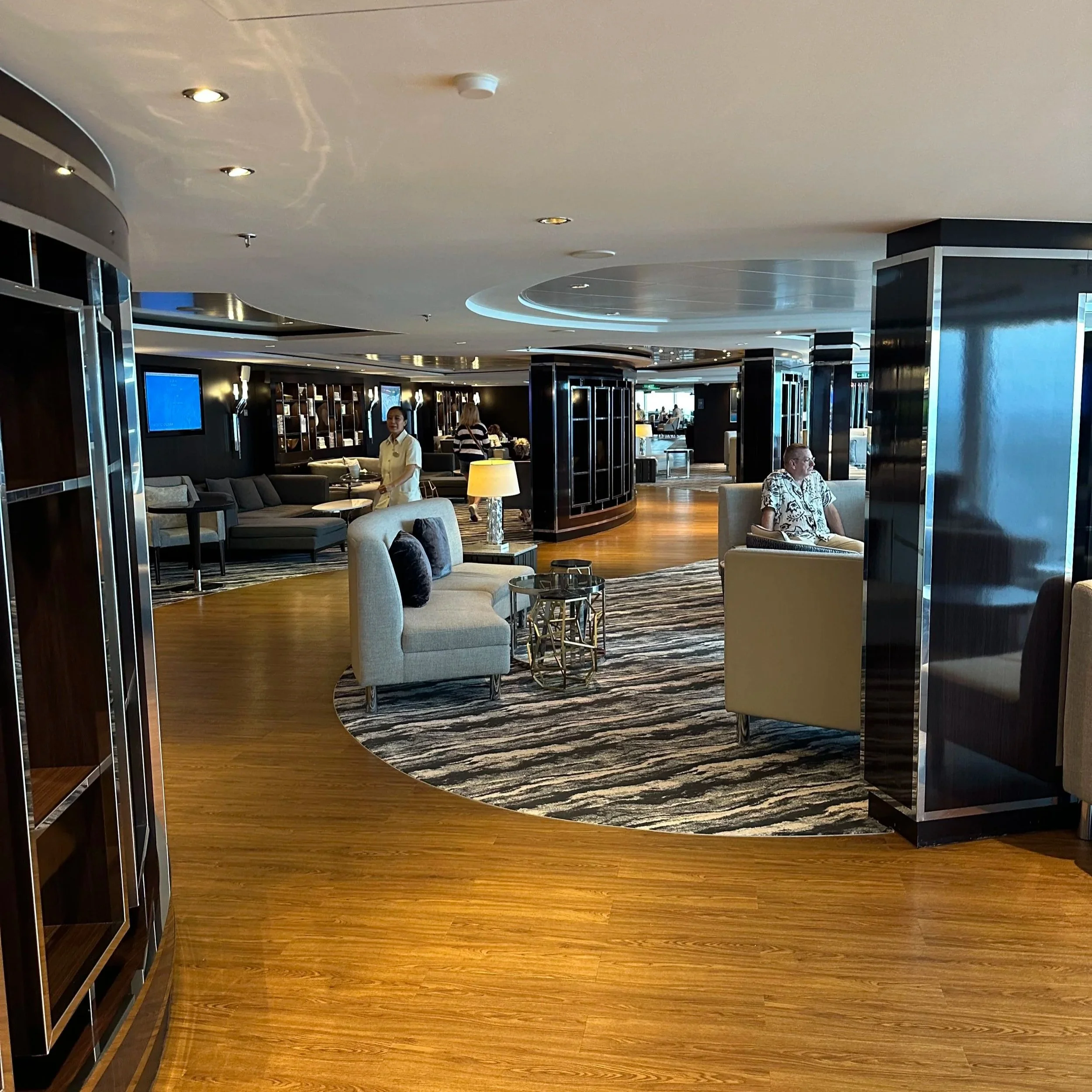 The entrance of the Observation Lounge aboard Norwegian Bliss.