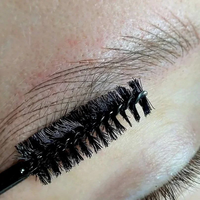 Microblading vs Combo Brows: 