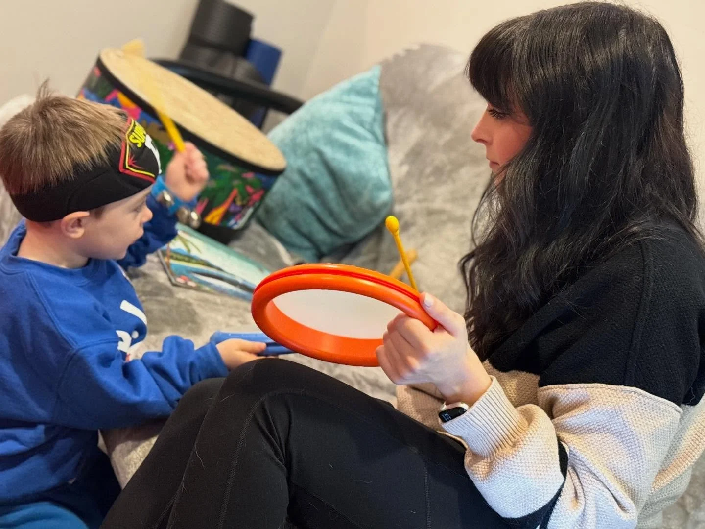 Swipe to see a real music therapist reaction when a client absolutely shines. It&rsquo;s moments like these that remind me why we do what we do. 🎶💛 #MusicTherapy #MusicTherapist #MTBC #CreativeArtsTherapy #TherapistLife #TherapyTools #HealingThroug