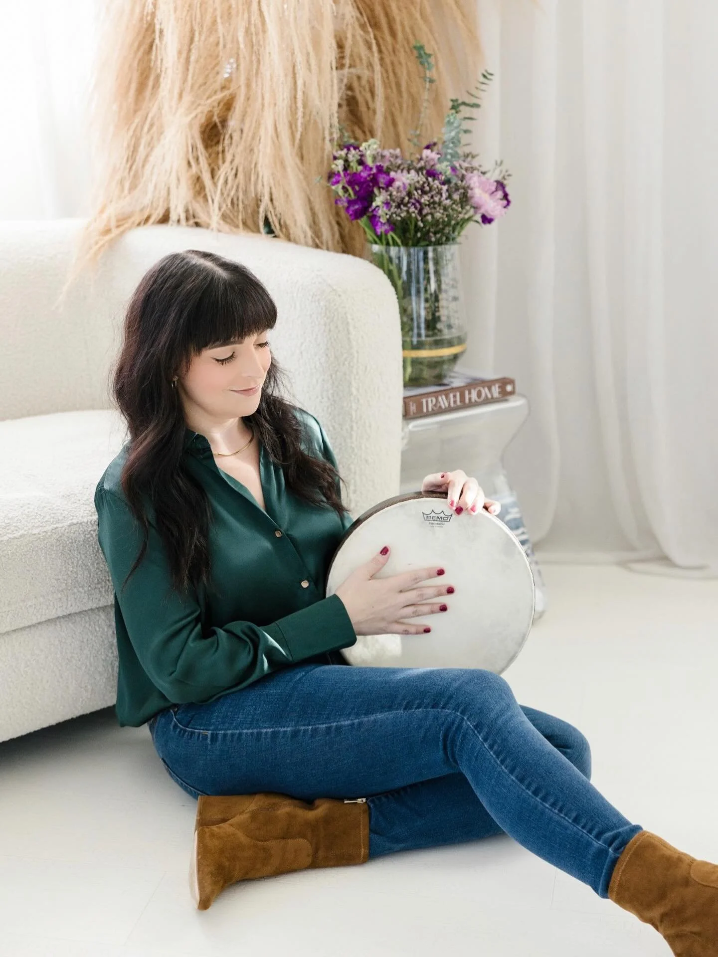 In music therapy, drumming can support focus, motor planning, coping skills, and emotional release&mdash;without needing the &ldquo;right&rdquo; words. 🥁💛 Curious if music therapy could be a fit for you or your child? DM me for a free consult.

#mu