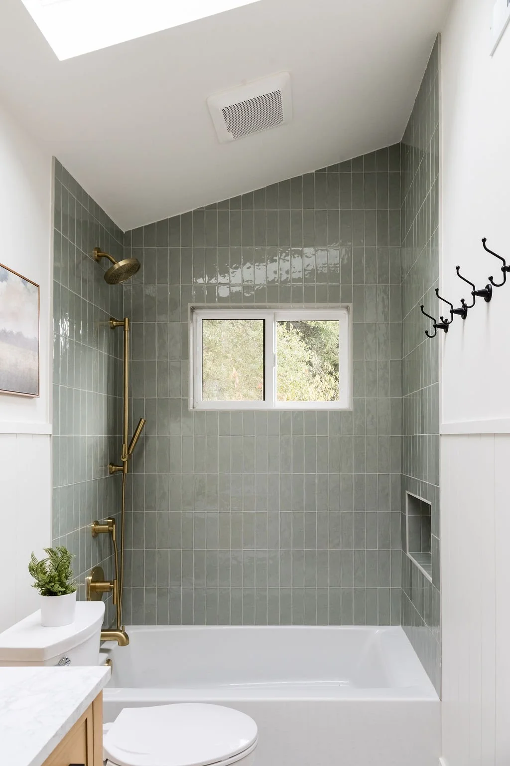 Custom home exterior or entryway on Manzanita Ave built by Shaw Built in Santa Cruz, CA