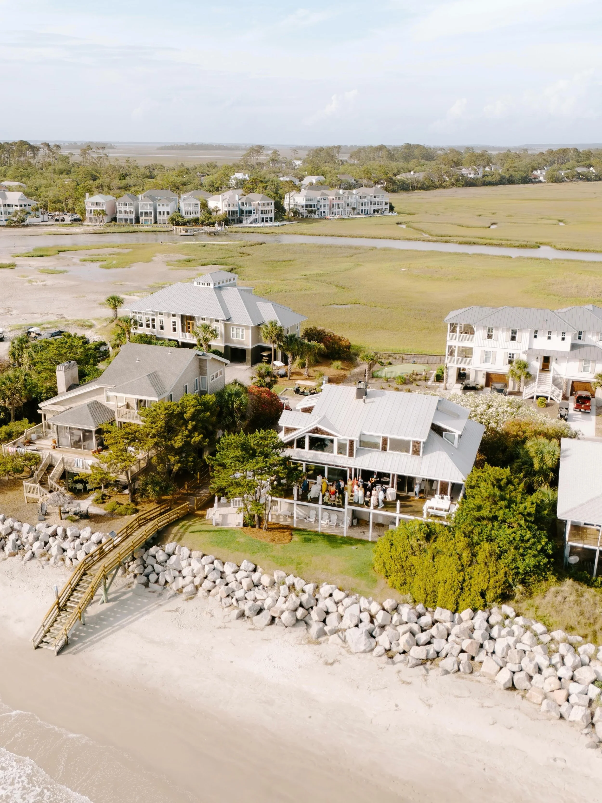 This past sunday I had the absolute honor of capturing Kate + Blake&rsquo;s intimate elopement on Fripp Island, SC - these two starting vacationing here a few years ago and decided to tie the knot in their favorite spot! 

Although, Kate&rsquo;s fath