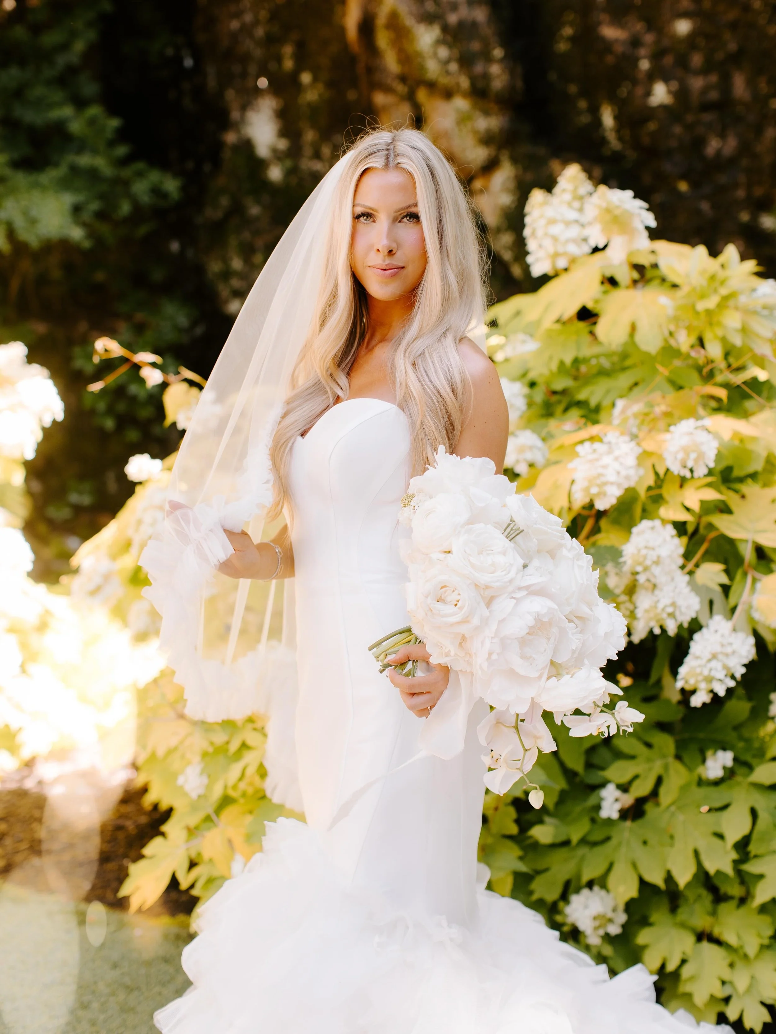 Introducing Mrs. Morgan Morrow 🕊️🤍💍

#tennesseeweddingphotographer #newenglandweddingphotographer #travelweddingphotographer #knoxvilleweddingphotographer