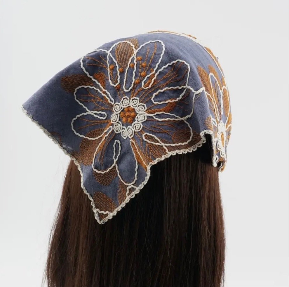 Scarvii - Bold Daisy Embroidery Headscarf