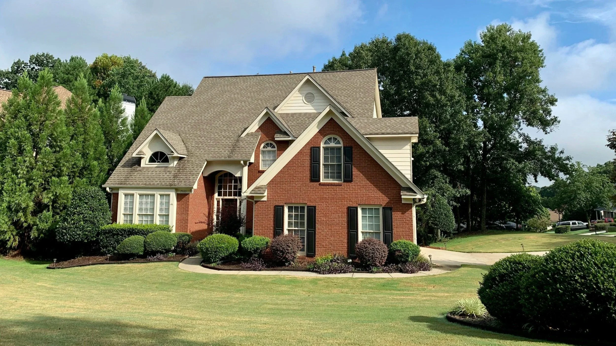 Should You Buy a House Before You Sell?