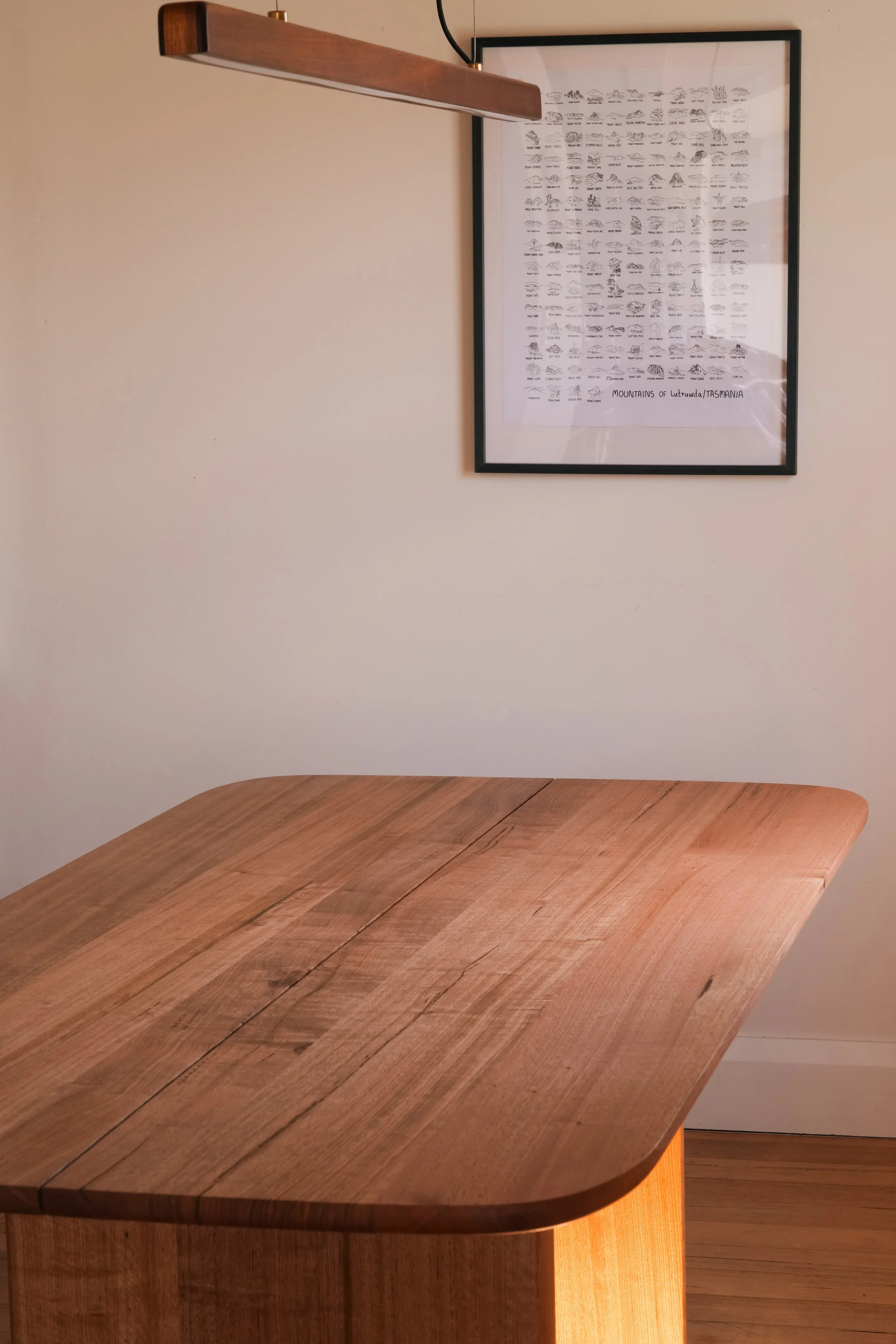 Circulo Table - Tasoak Clear Finish set in domestic setting