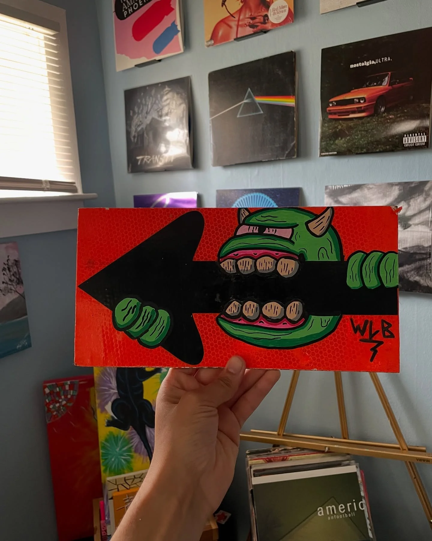 Hungry Lil Guy

Found this sign on the side of the road and have always wanted to do &ldquo;interactive&rdquo; art. So here ya go! I like how he turned out and makes me wanna find more signs. 

#WLB #MTC #WhatLiesBeneath #art #njartist #posca