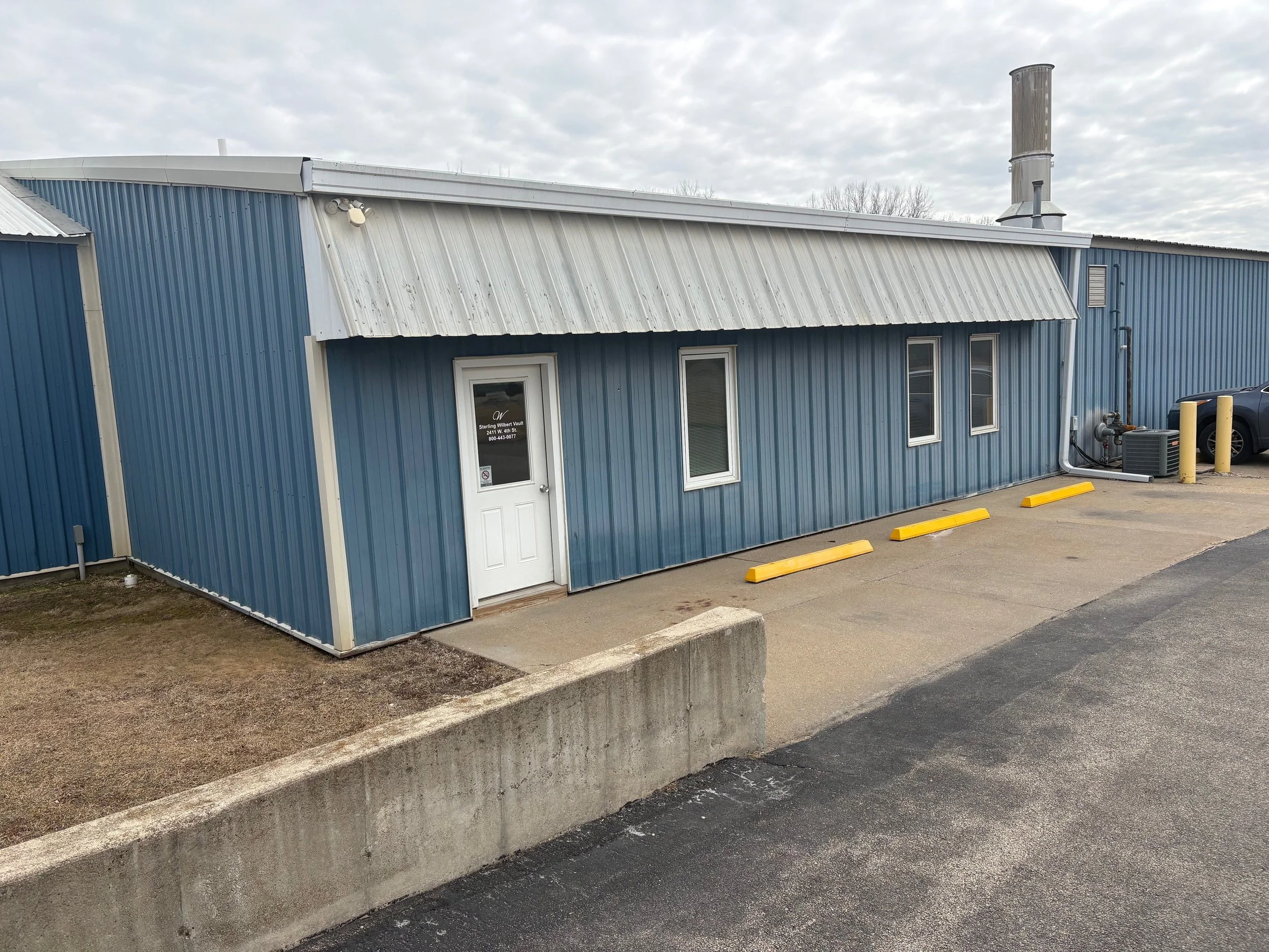 Exterior view of Midwest Precast Illinois precast concrete facility