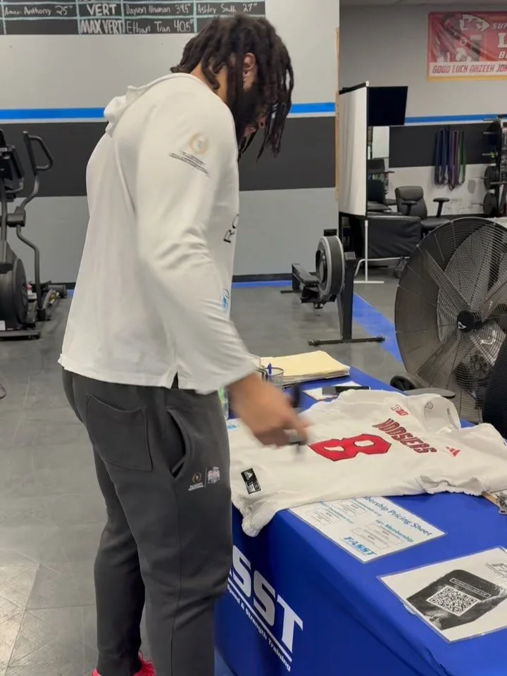 Shoutout to @indianahoosiers BIG 10 &amp; National Champion @stephendaleyy for stopping by FASST and dropping off a signed game jersey &mdash; that meant more than you know.

As a coach, moments like this are everything. Proud of the work you&rsquo;v