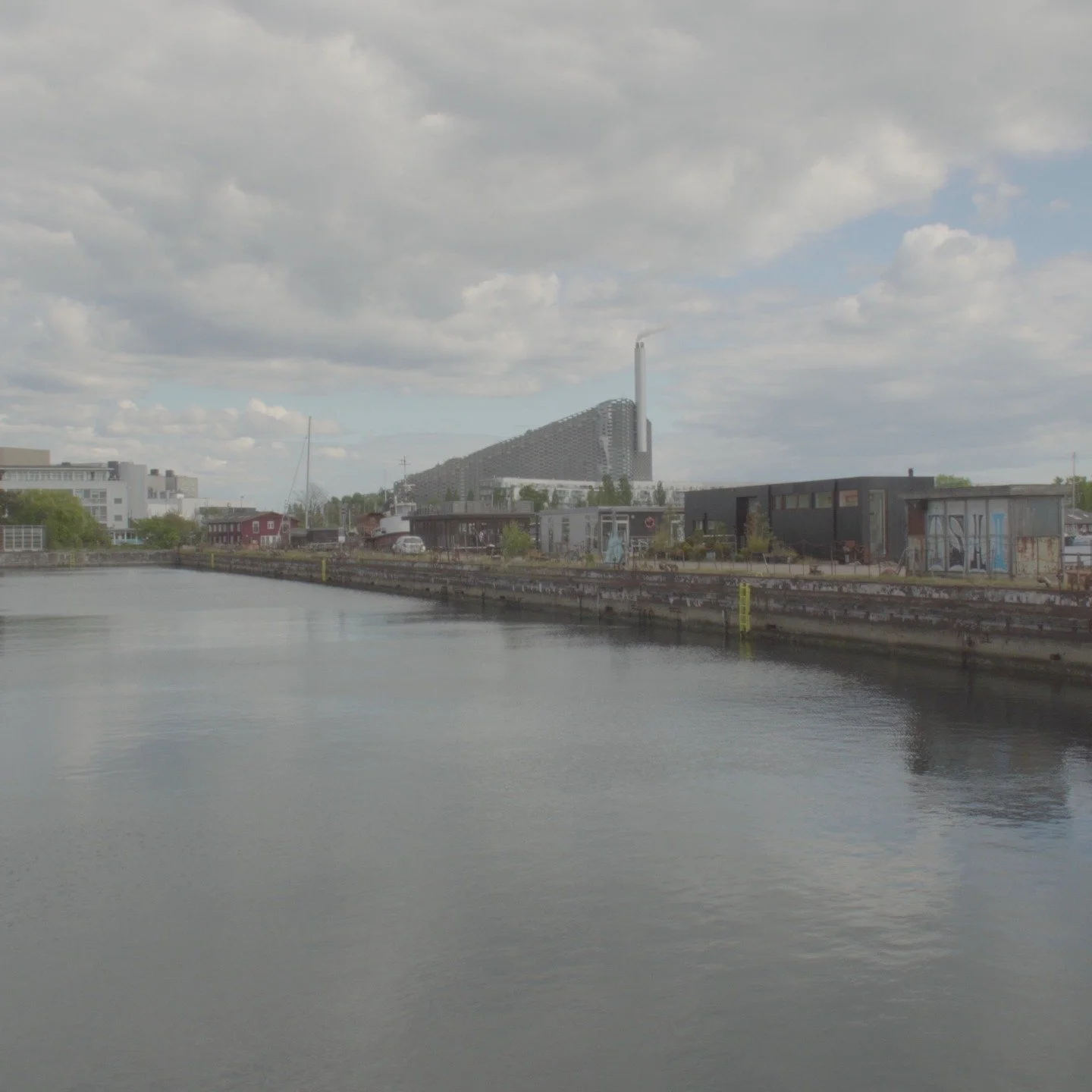 Thought I'd share the stills of a recent short trip around town with my camera.
With nice weather, anything can look nice once you know how:)