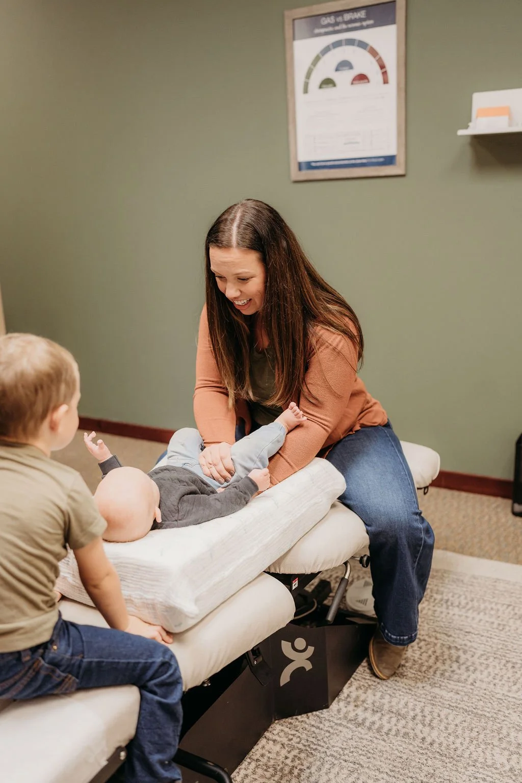 Roots Family Chiropractic in Sauk City Wisconsin serving Madison, Prairie du Sac, Baraboo, Cross Plains, Middleton, Waunakee, Mazomanie, and Lodi. Chiropractic care for the whole family, specializing in pregnant moms & babies, and all life stages.