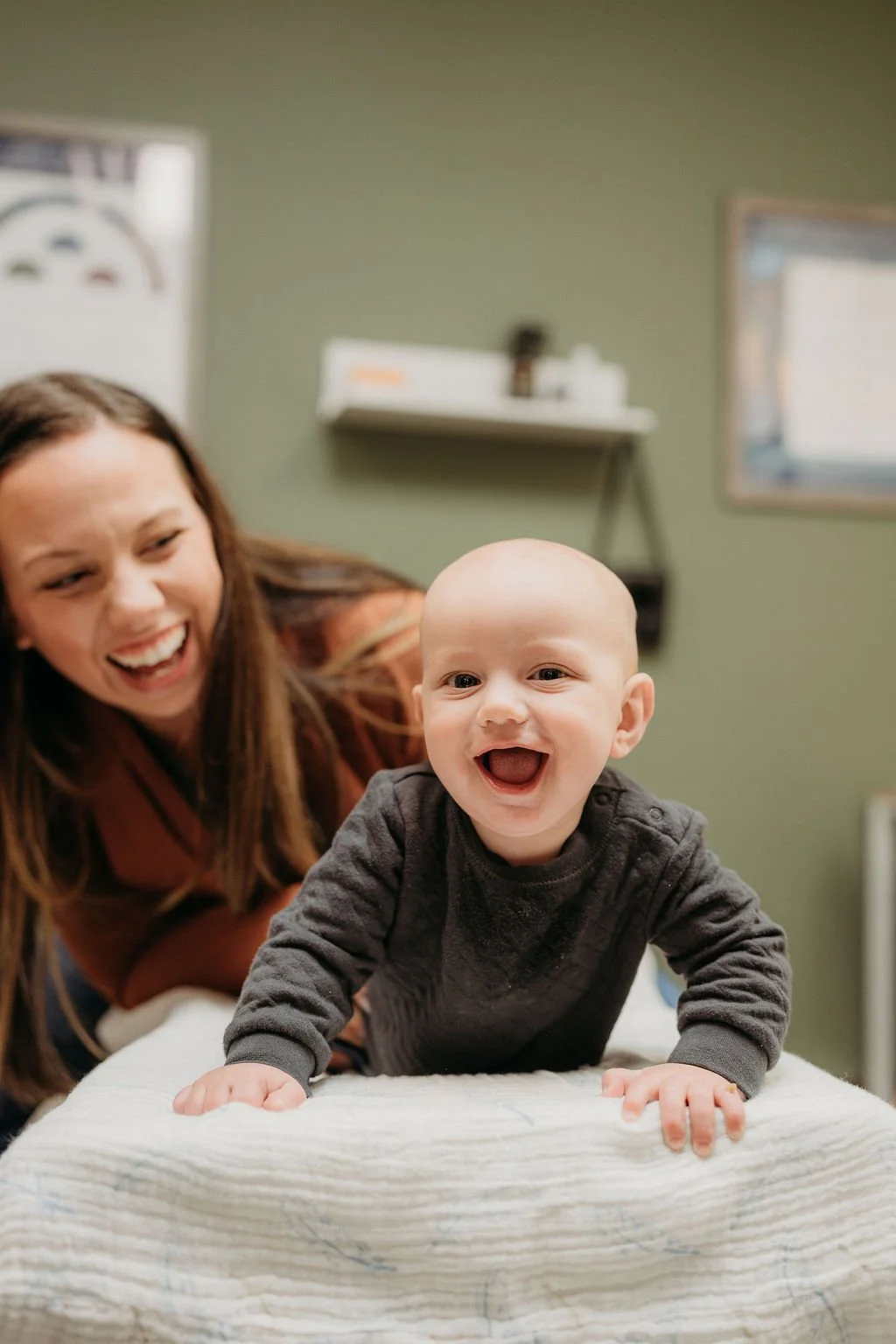 Roots Family Chiropractic in Sauk City Wisconsin serving Madison, Prairie du Sac, Baraboo, Cross Plains, Middleton, Waunakee, Mazomanie, and Lodi. Chiropractic care for the whole family, specializing in pregnant moms & babies, and all life stages.