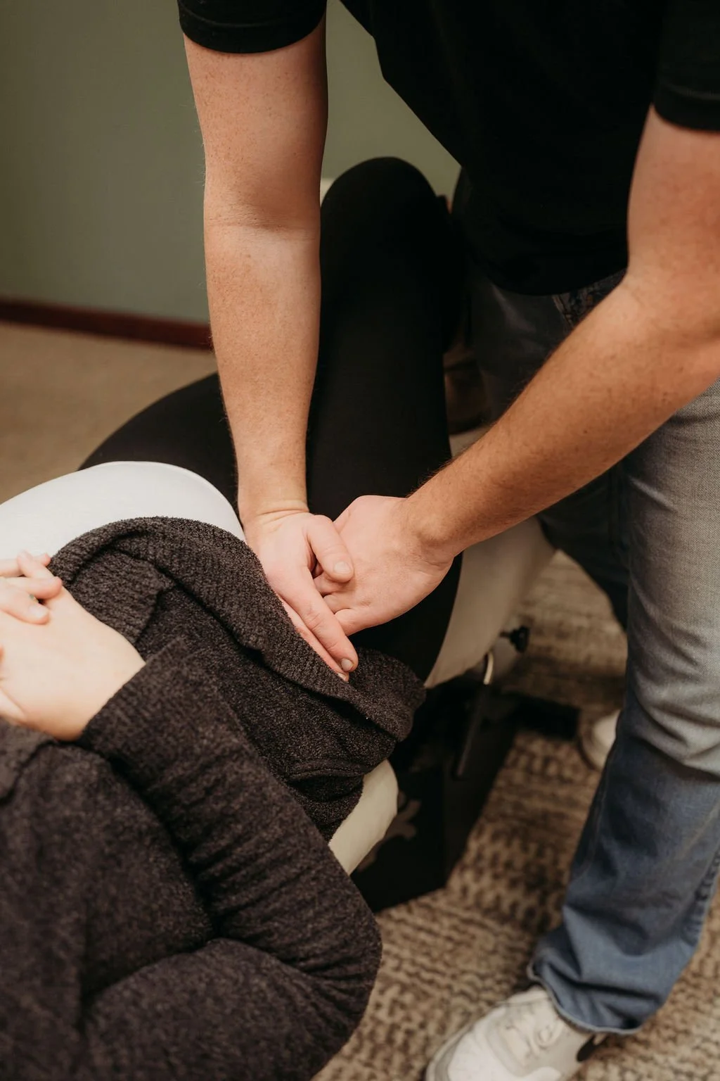 Roots Family Chiropractic in Sauk City Wisconsin serving Madison, Prairie du Sac, Baraboo, Cross Plains, Middleton, Waunakee, Mazomanie, and Lodi. Chiropractic care for the whole family, specializing in pregnant moms & babies, and all life stages.