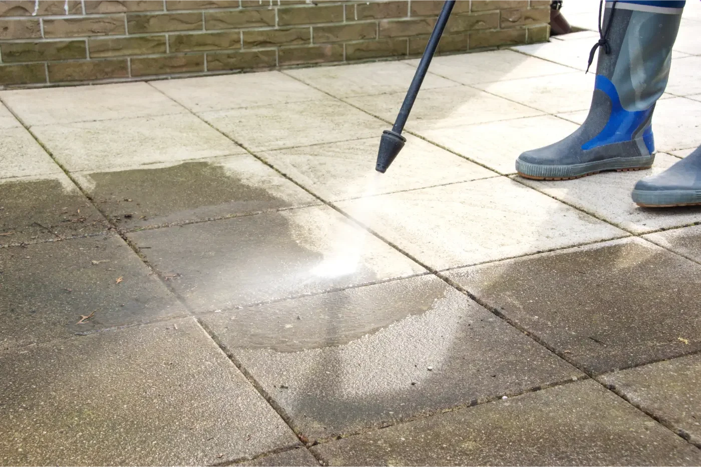 Commercial pressure washing by Liam's