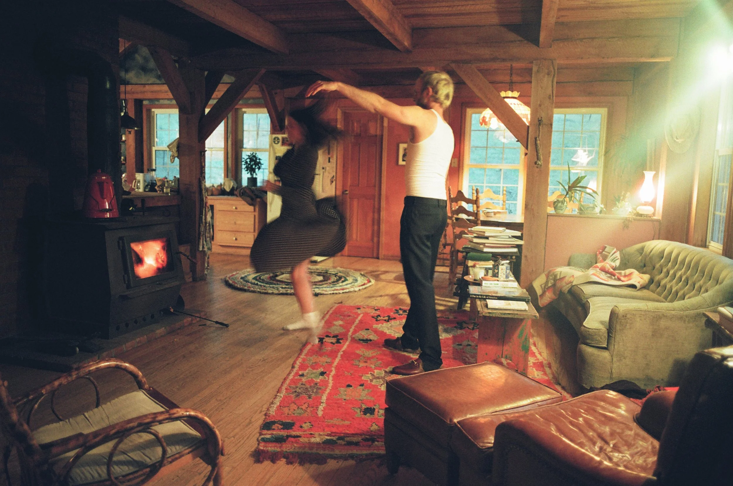 13490027_dancin_edit.jpg