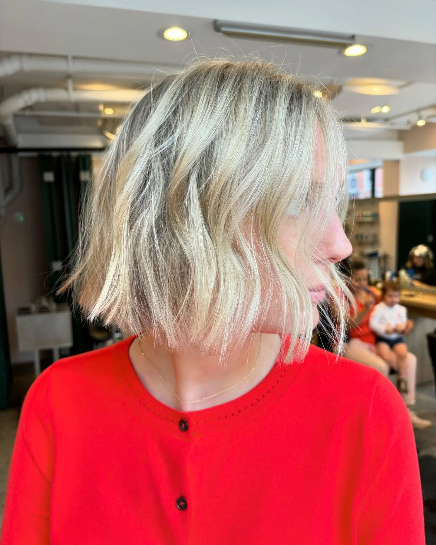 Blonde bobbi by @colleen.la.coiffeuse 
Book with Colleen on Wednesdays! ✨

Call (914)341-1930
Text (914) 415-6363
Email info@themanehaven.com

#themanehaven #bobhaircut #blondehighlights #winterblonde #nyhairstylist #nyhairsalon #westchestercounty #b