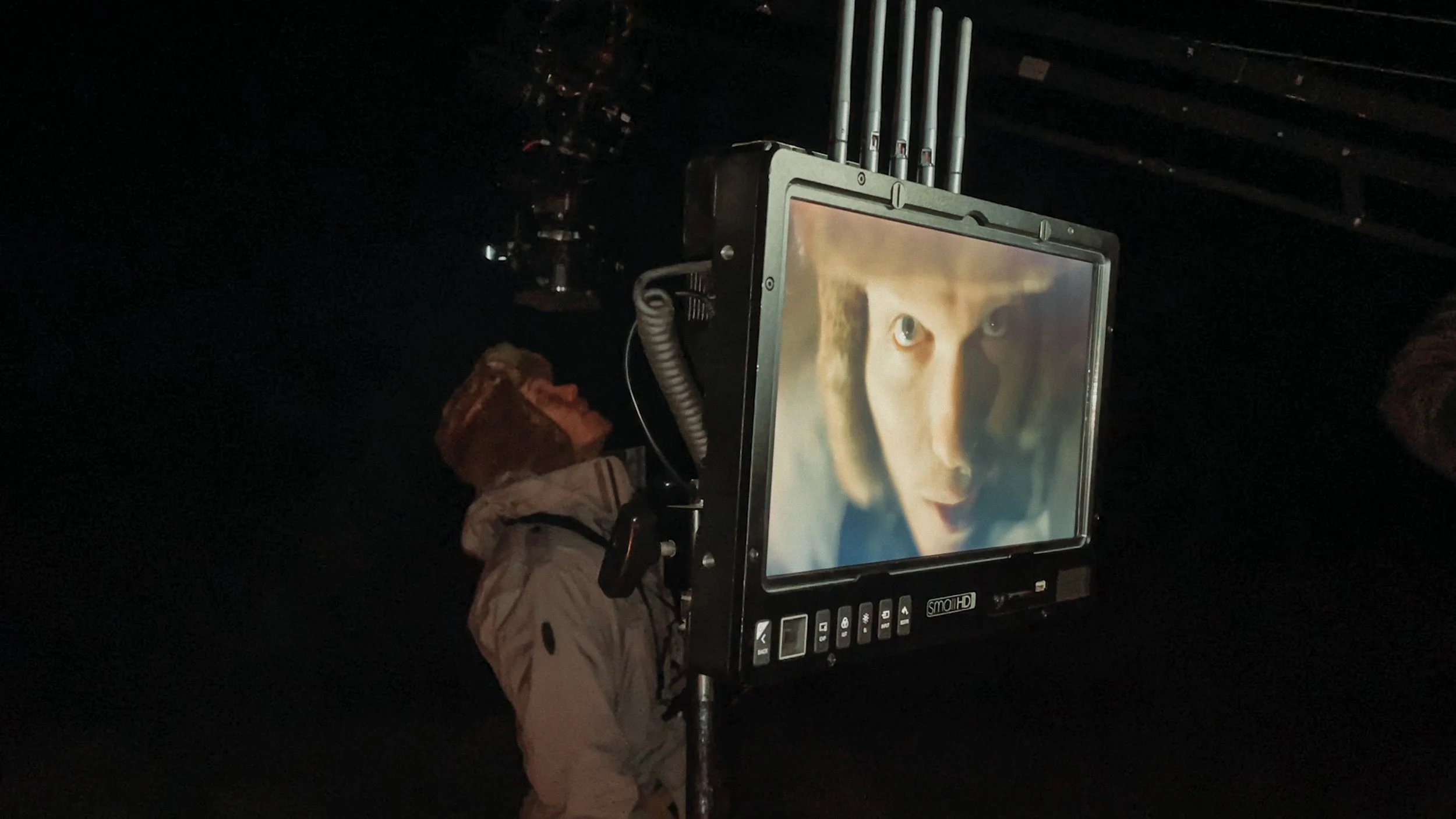 4 HorizontalStringout 00_05_54.50.jpg