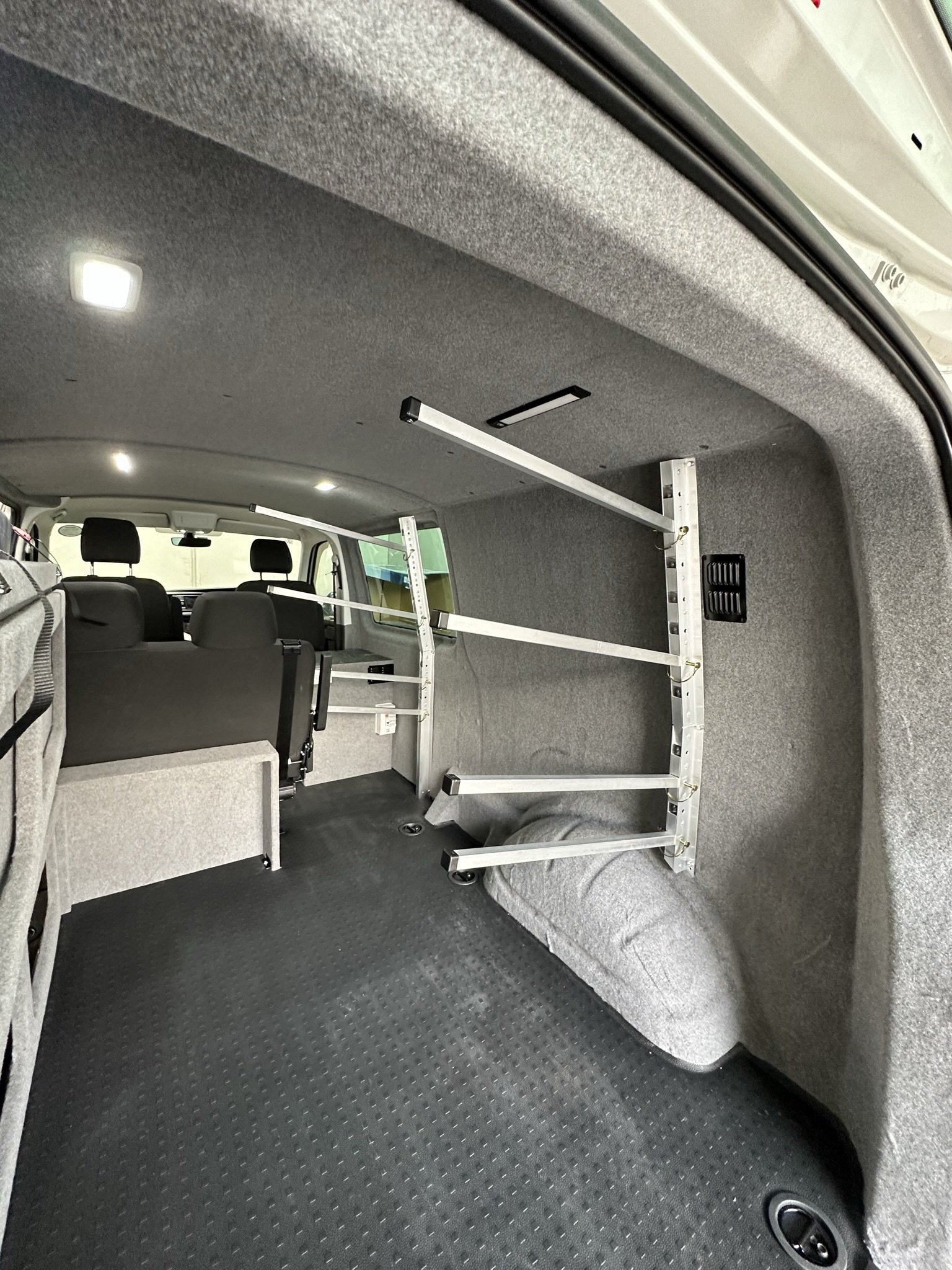 Volkswagen tranporter camper van surf