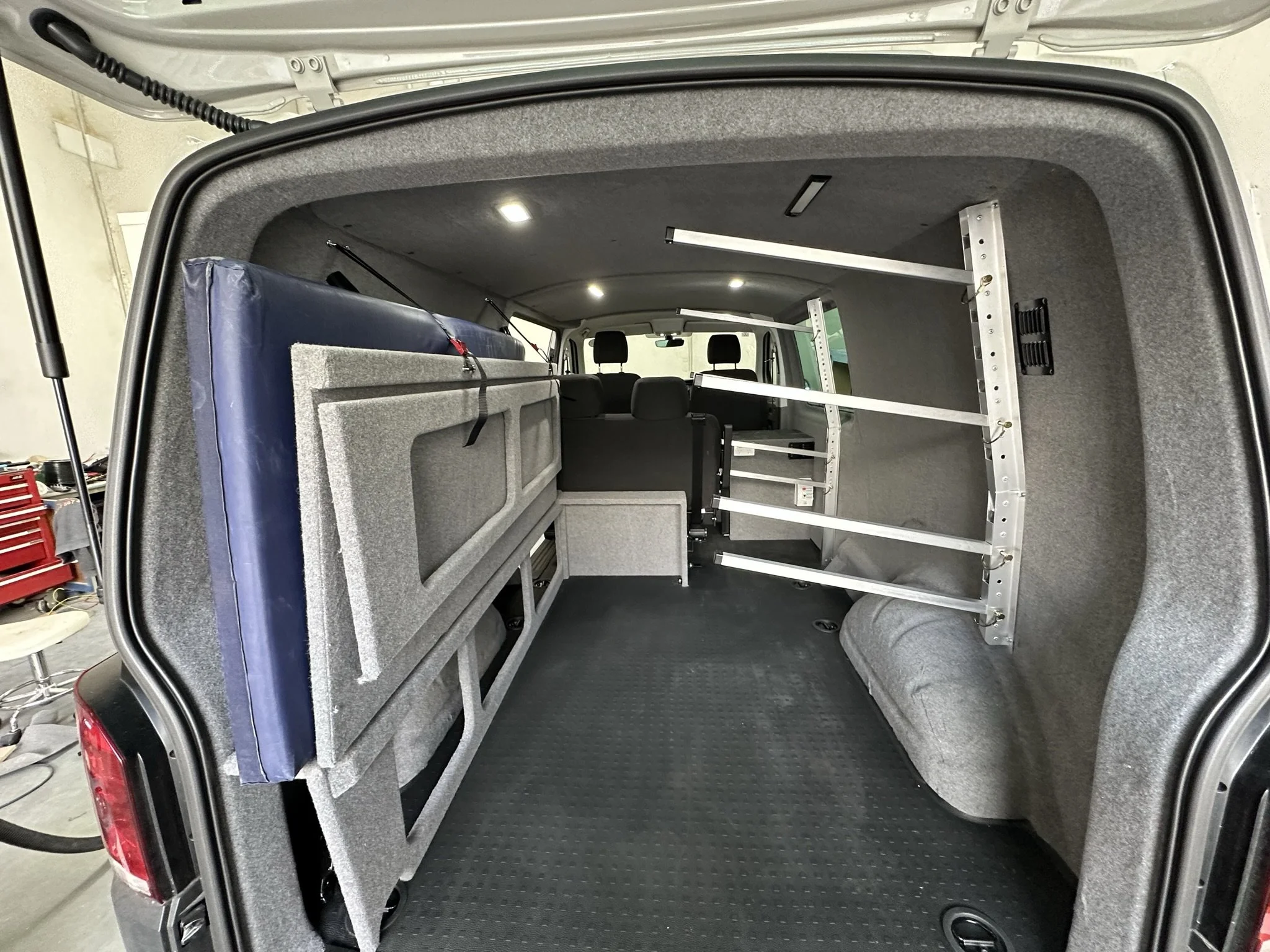 Volkswagen tranporter camper van surf