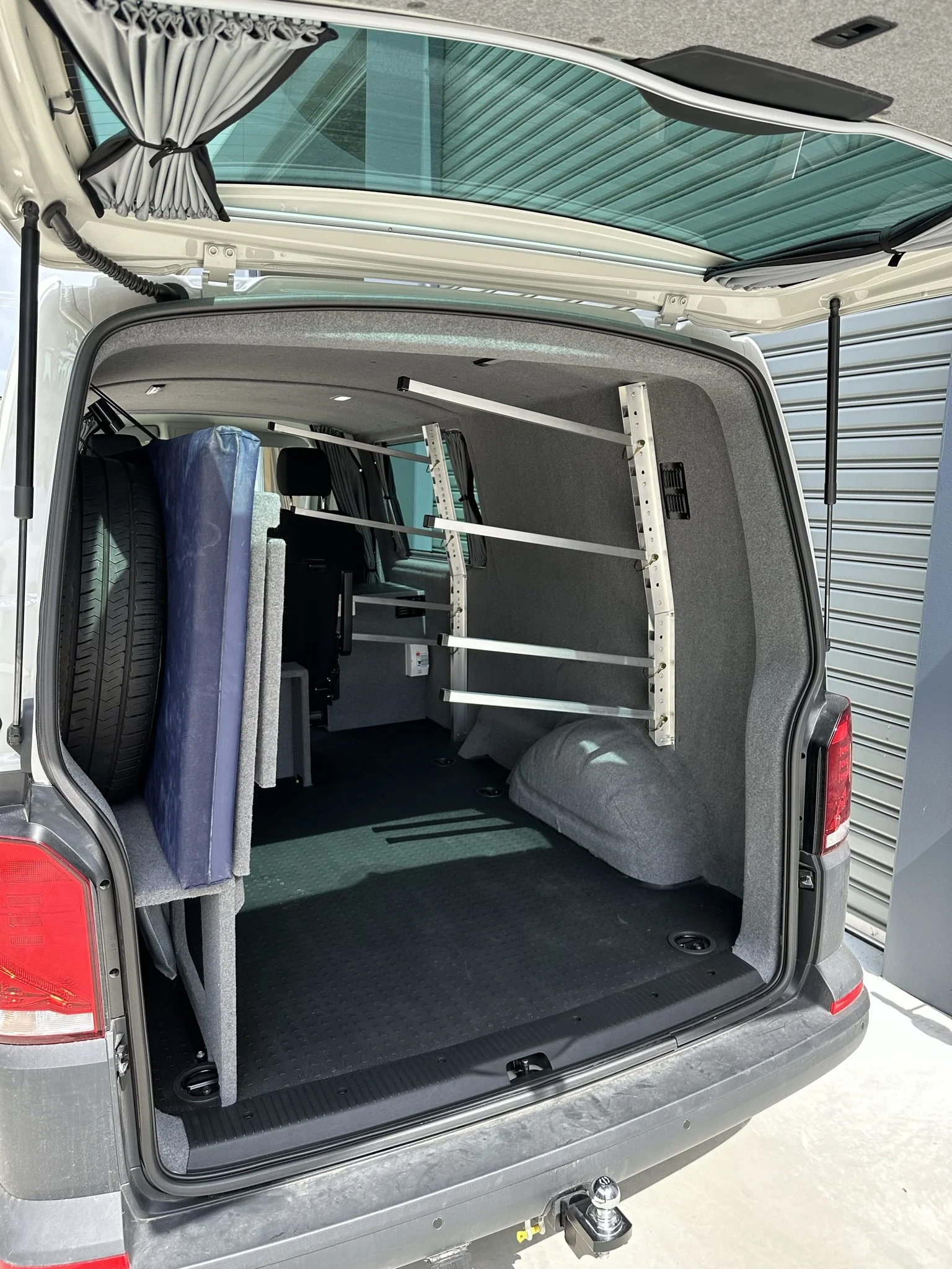 Volkswagen tranporter camper van surf