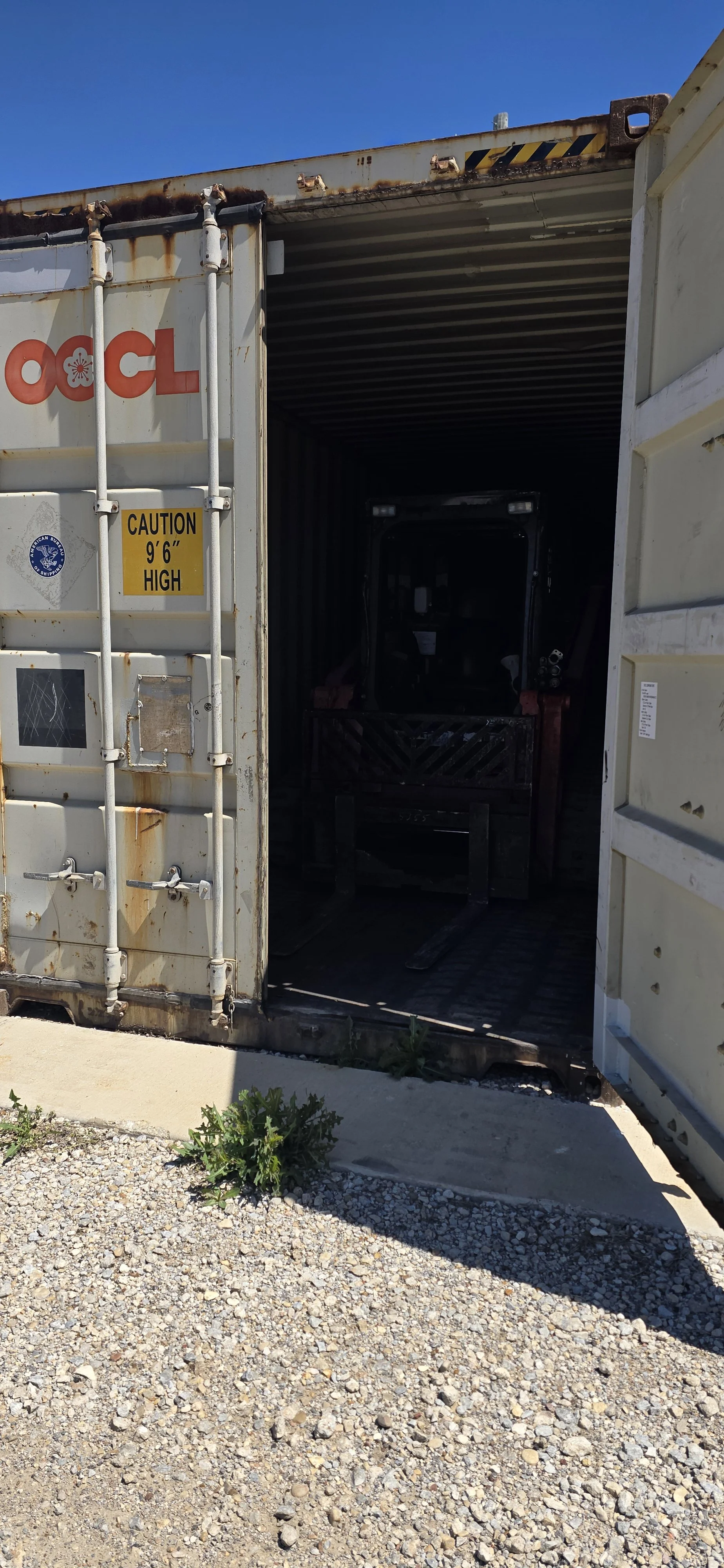 40ft-container-interior-one-door-open.jpg