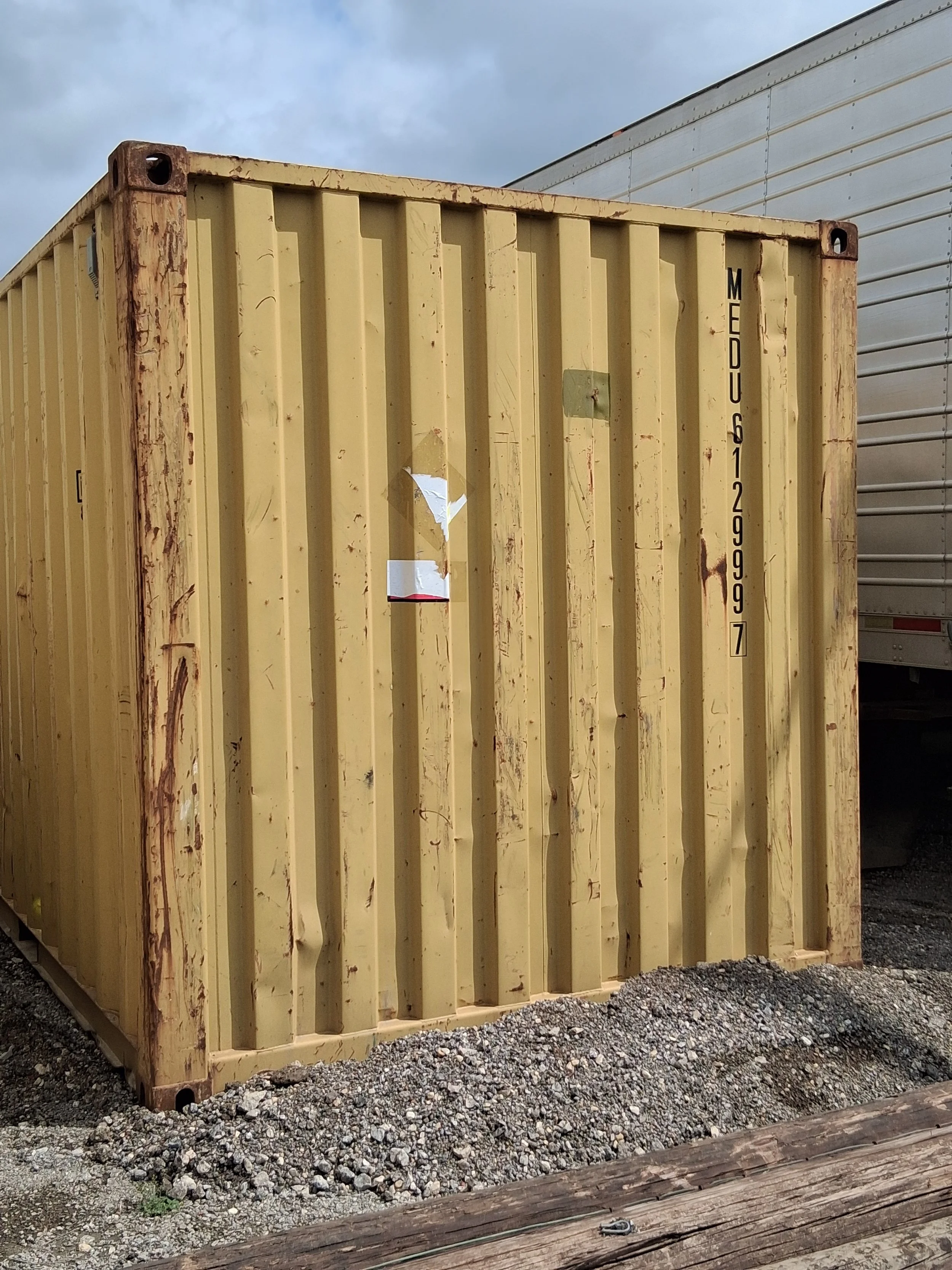 used-20ft-container-back-view.jpg