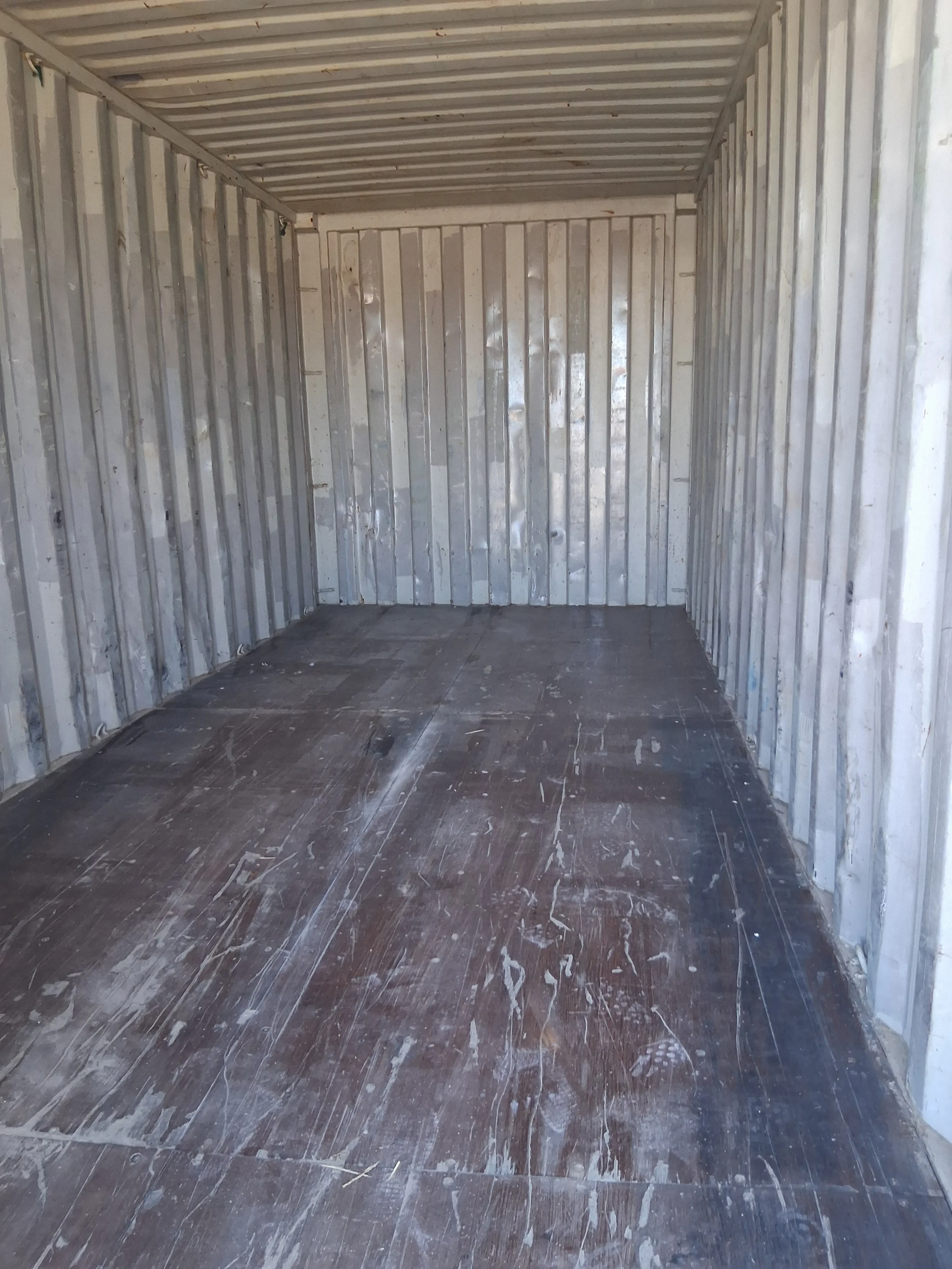 20ft-container-interior-one-door-open.jpg