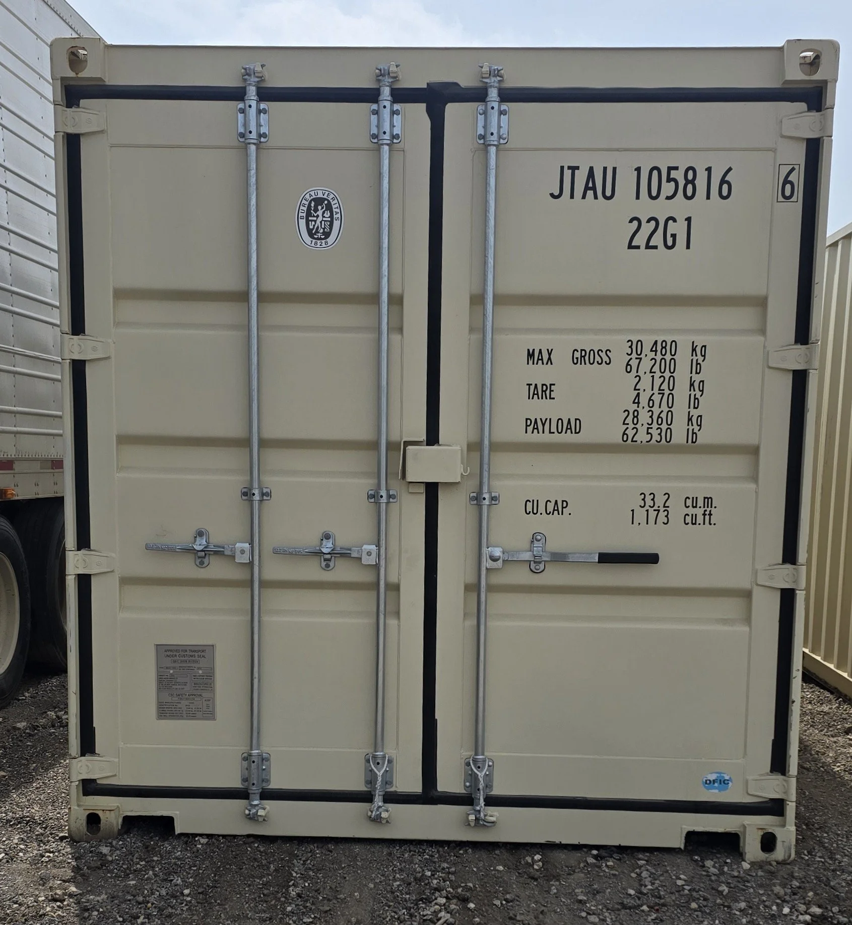 20ft one trip shipping container front view with easy open double doors