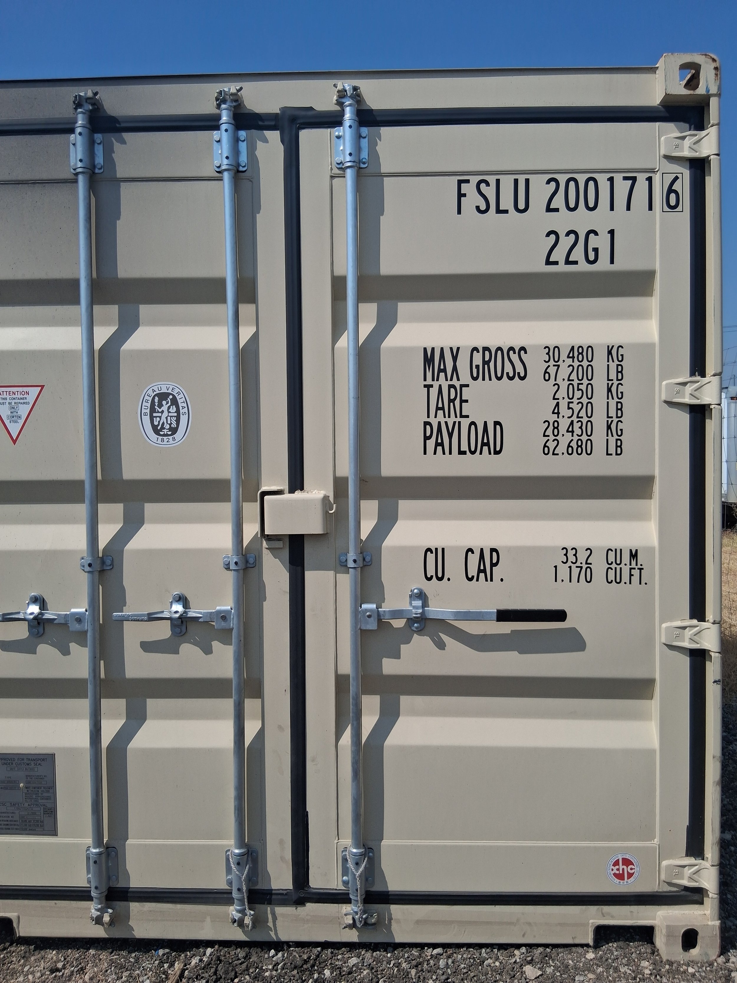 20ft-container-right-door-writing-closeup.jpg