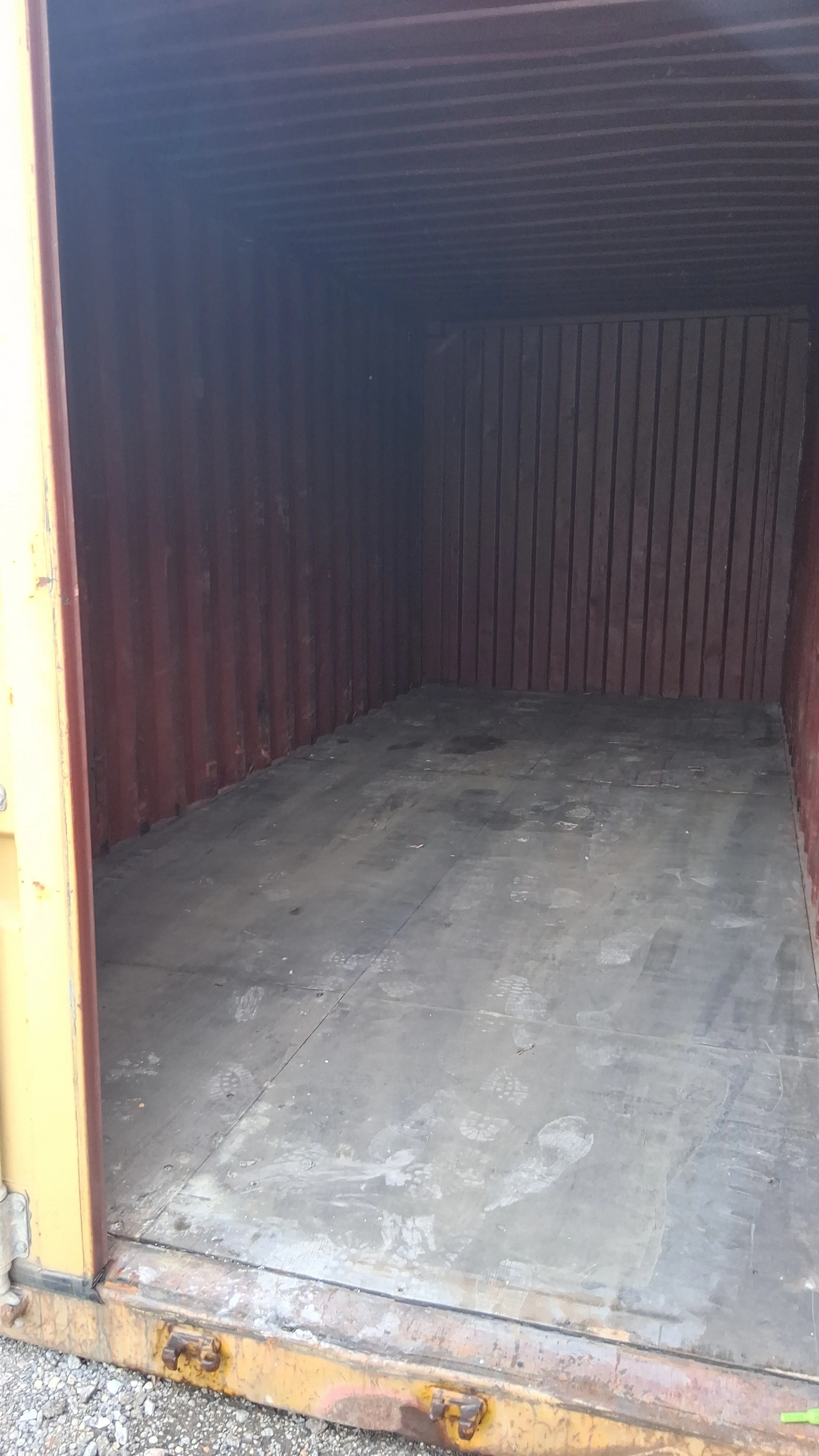 20ft-container-interior-one-door-open.jpg