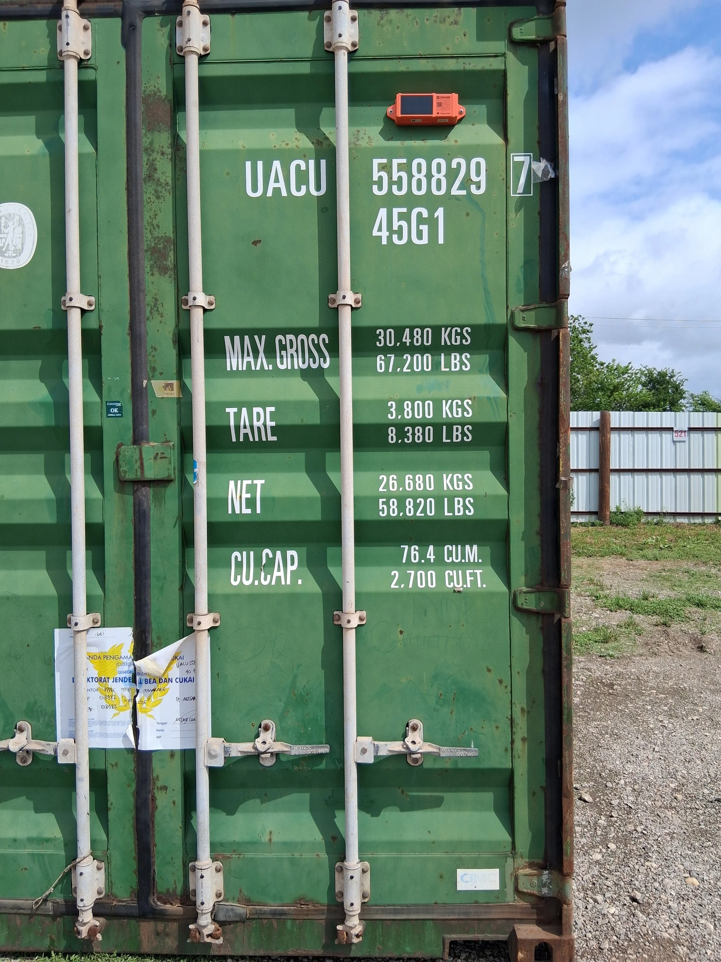 40ft-container-right-door-writing-closeup.jpg