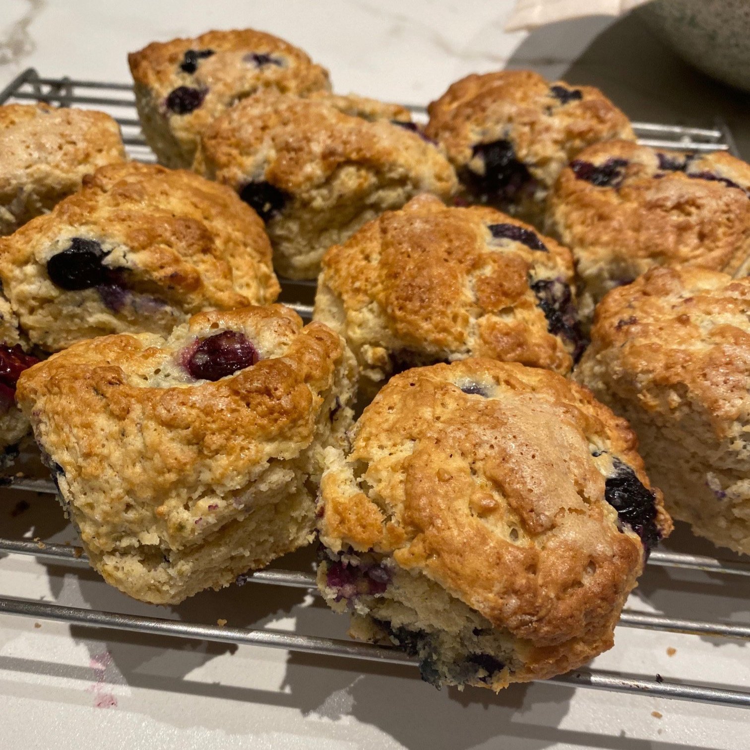 blueberry yummy scones