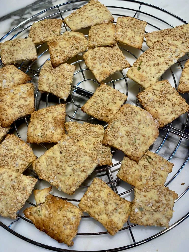 baked homemade crackers