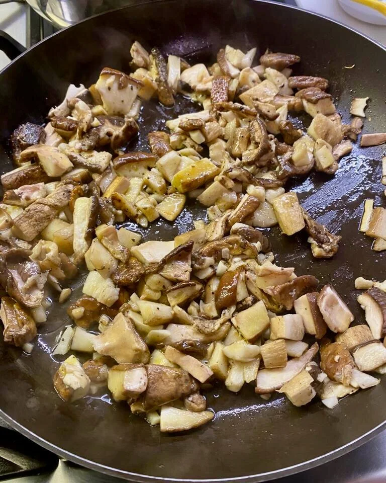 mushrooms sautéing