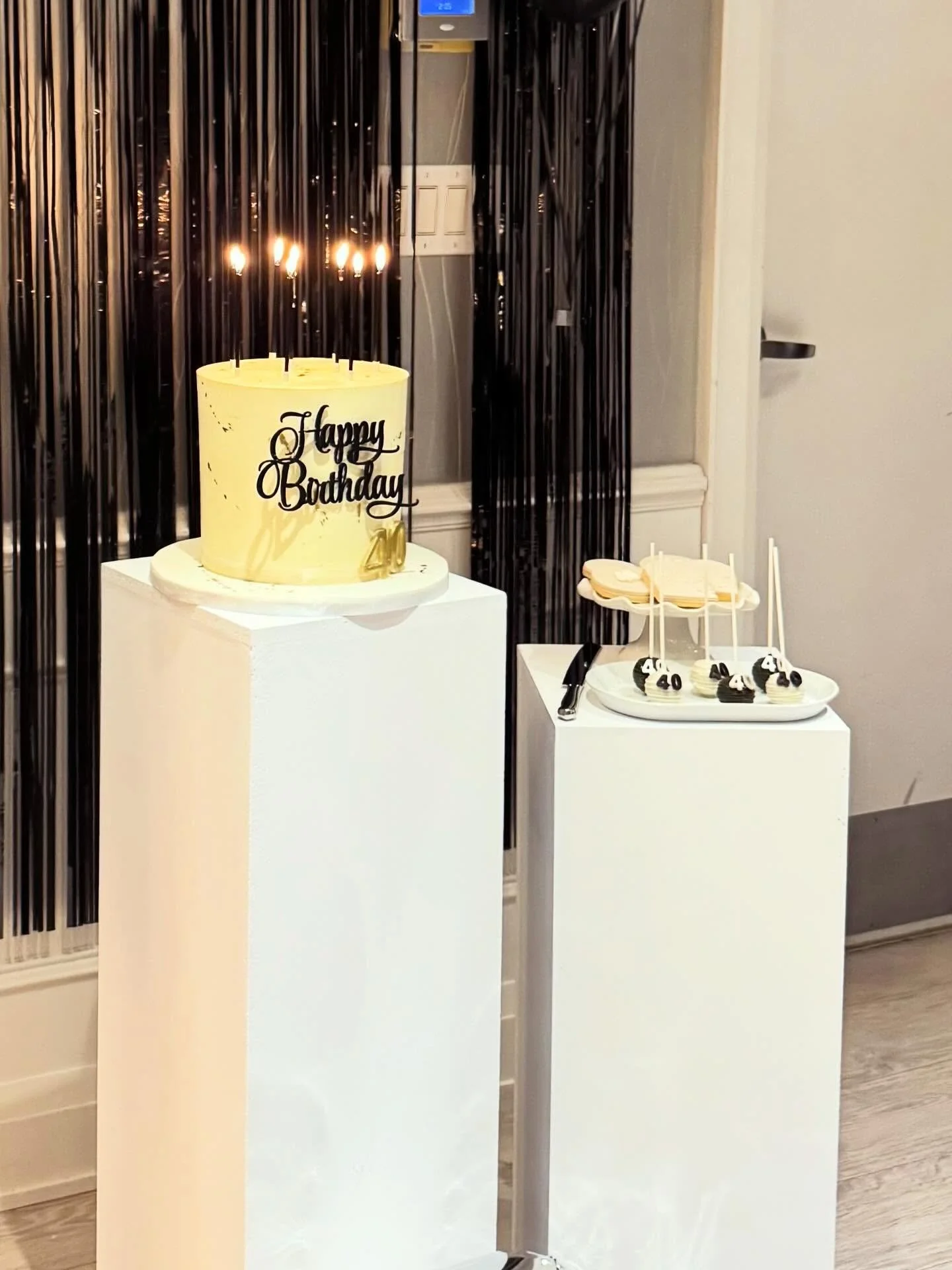 Milestones need cake 🎉 

#mercatofinefoods #customcake #birthday #modern #bolton