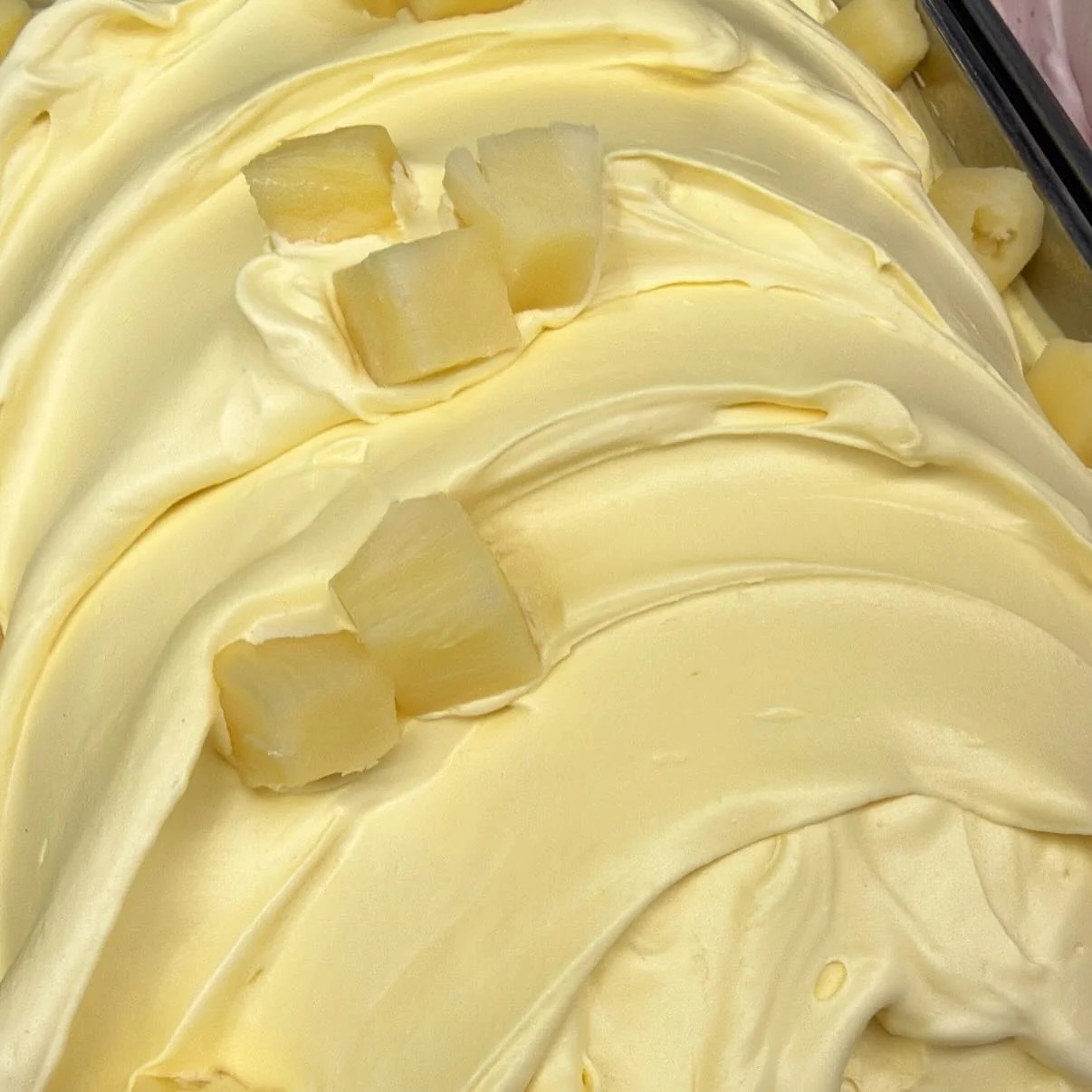 Feels like summer😎🍨🍦new flavours weekly! This week come and try our nutella crunch, amarena cherry, biscoff and pineapple!